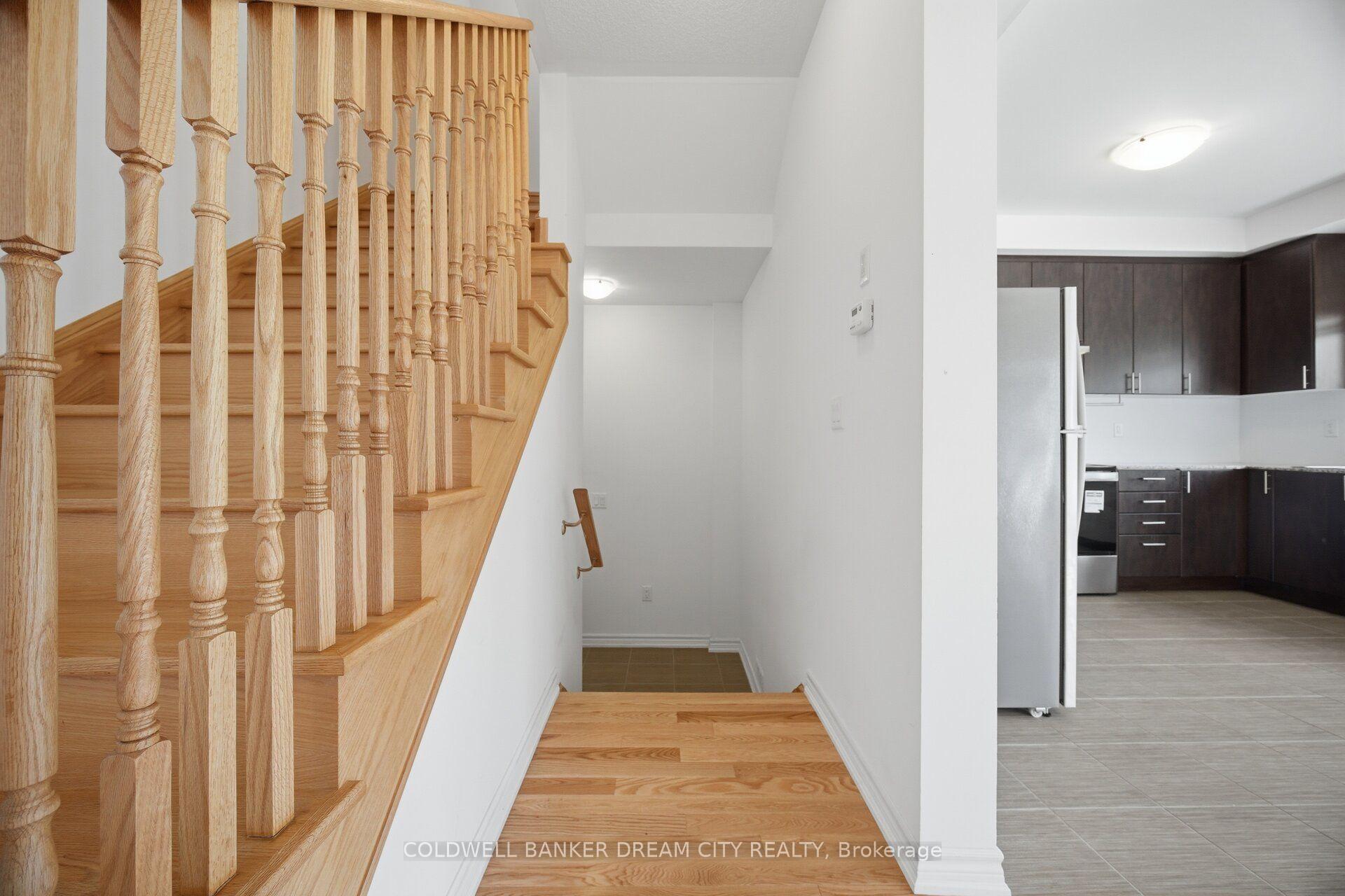 Photo 33 of 420 Vandusen Avenue, Southgate — HOMEH