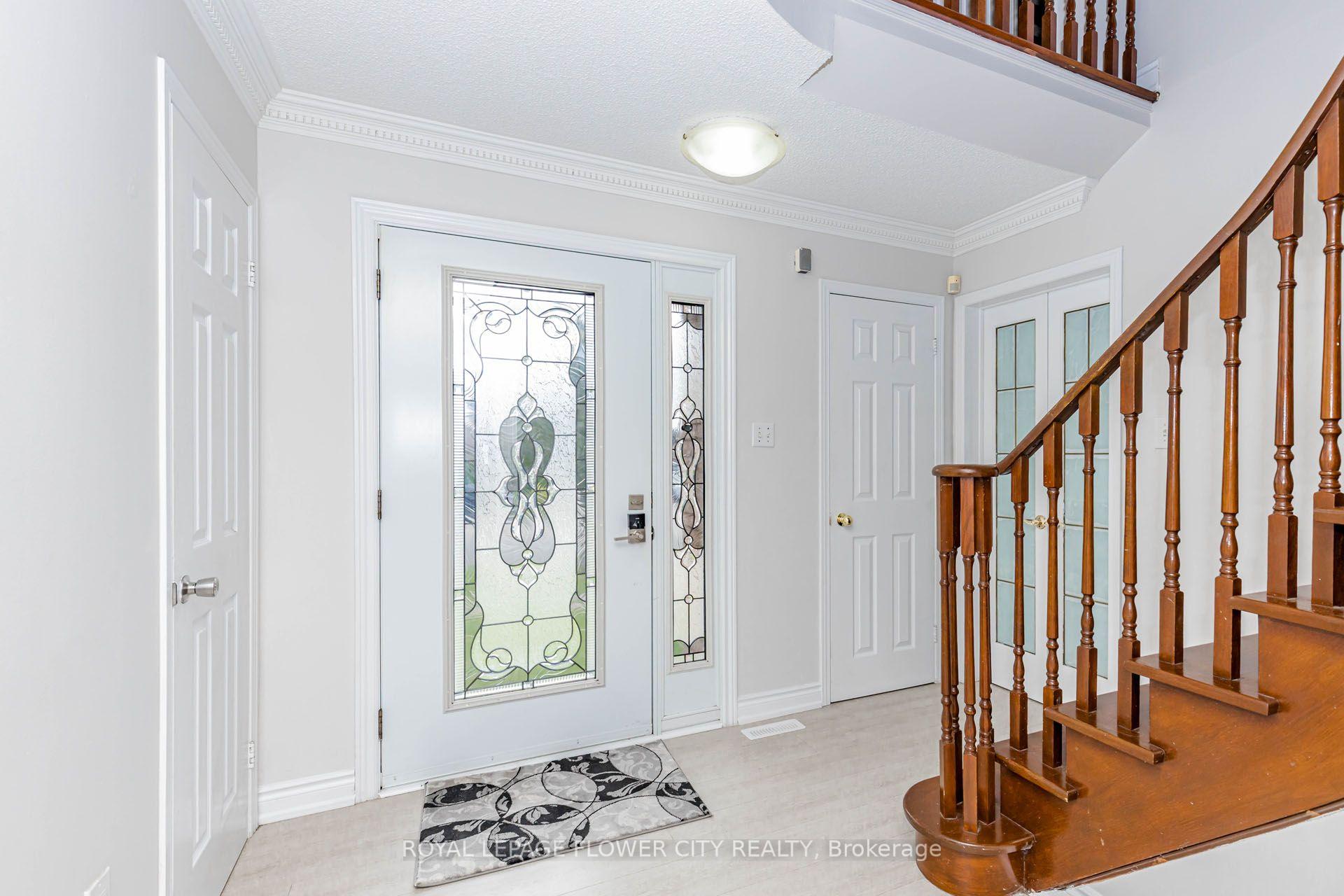 Photo 4 of 14 Canarvan Court, Brampton, Fletcher's Creek South — HOMEH