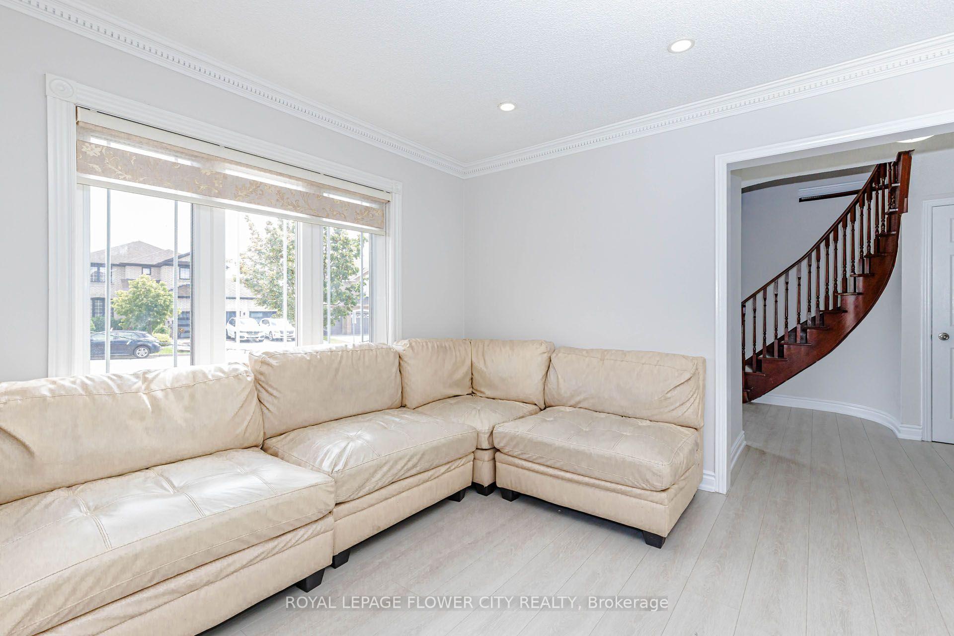 Photo 7 of 14 Canarvan Court, Brampton, Fletcher's Creek South — HOMEH