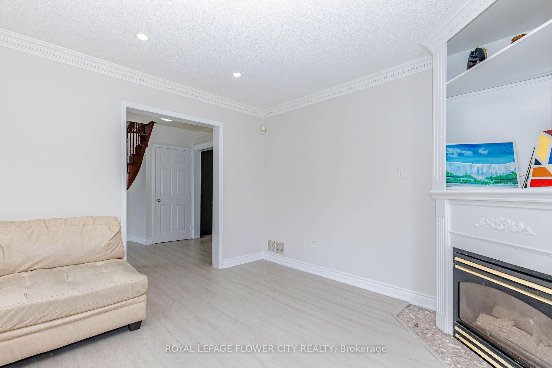 Photo 8 of 14 Canarvan Court, Brampton, Fletcher's Creek South — HOMEH