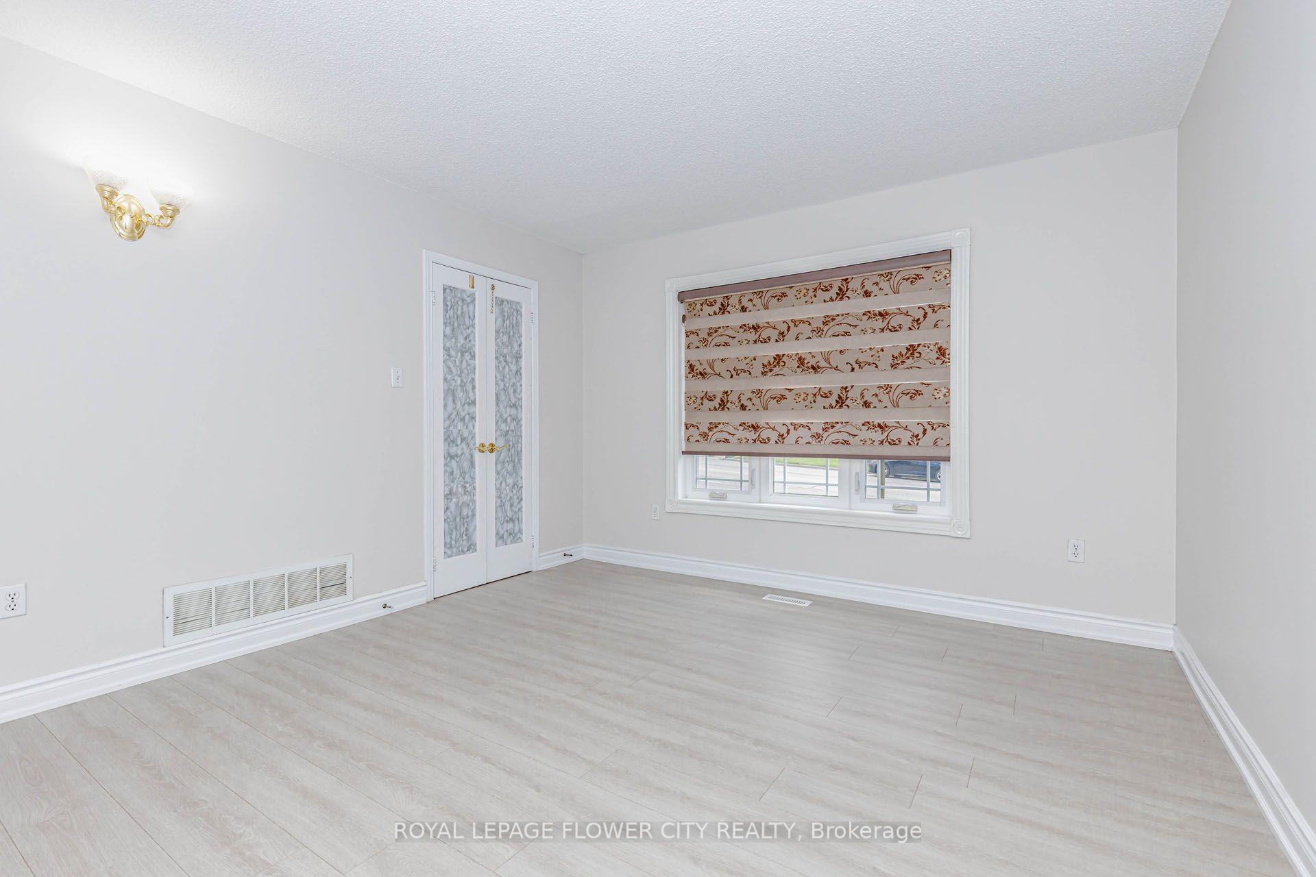 Photo 11 of 14 Canarvan Court, Brampton, Fletcher's Creek South — HOMEH
