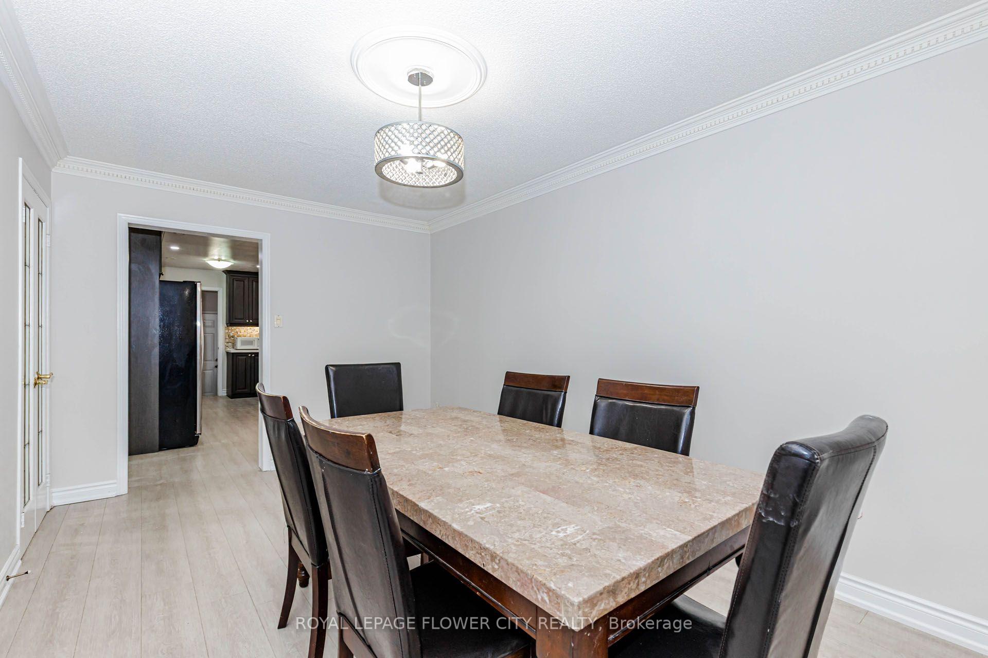 Photo 17 of 14 Canarvan Court, Brampton, Fletcher's Creek South — HOMEH