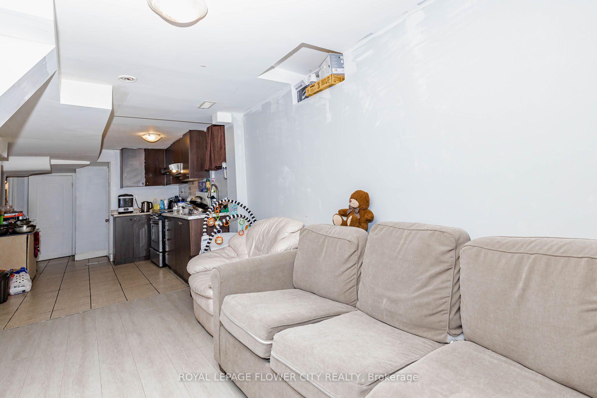 Photo 40 of 14 Canarvan Court, Brampton, Fletcher's Creek South — HOMEH