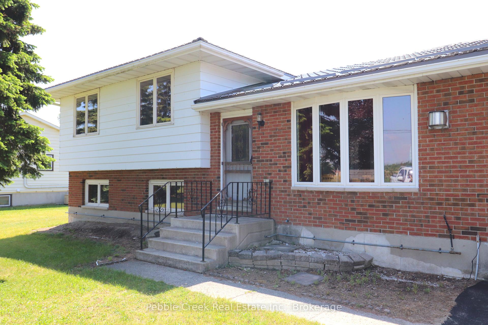 Photo 4 of 79927 Orchard Line, Central Huron, Goderich — HOMEH