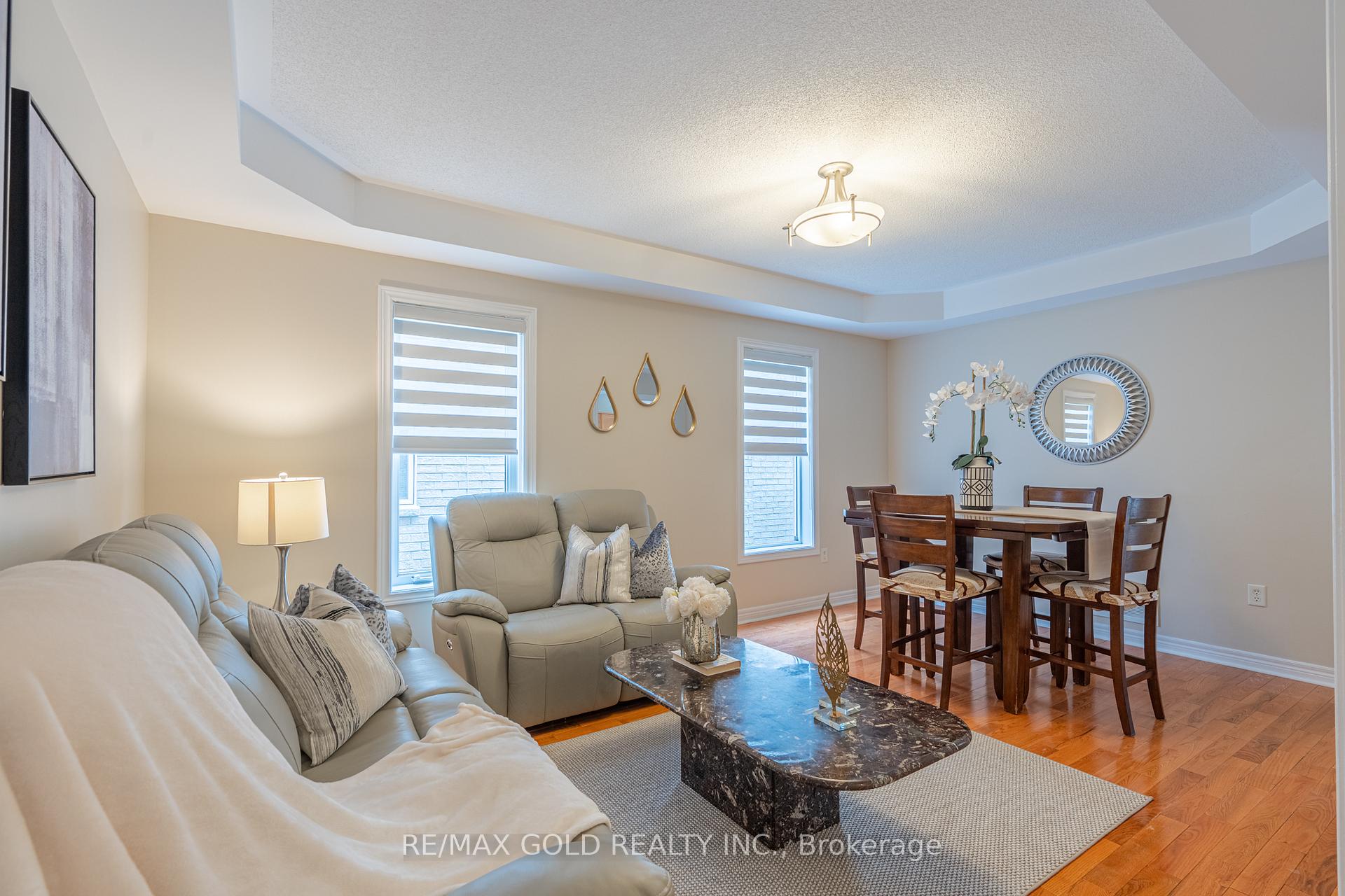 Photo 2 of 409 Fernforest Drive, Brampton, Sandringham-Wellington — HOMEH