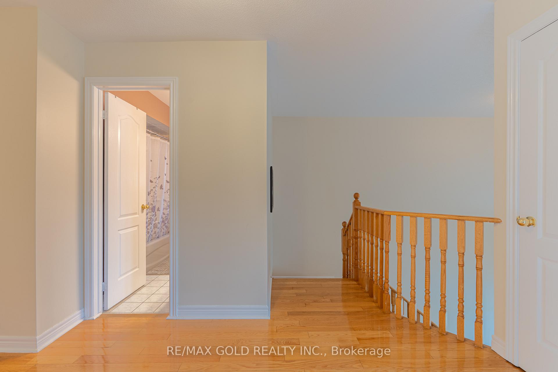 Photo 16 of 409 Fernforest Drive, Brampton, Sandringham-Wellington — HOMEH
