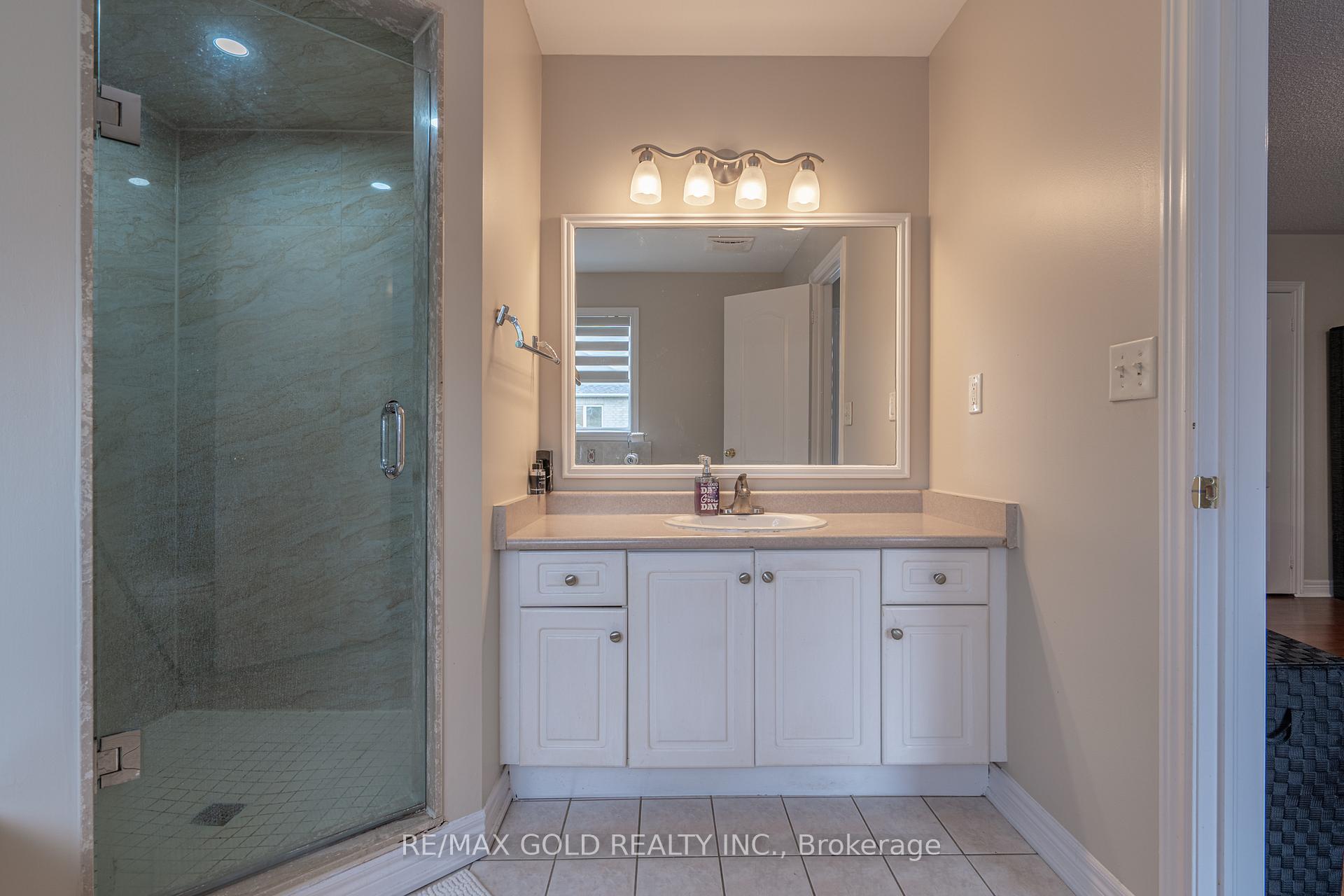 Photo 19 of 409 Fernforest Drive, Brampton, Sandringham-Wellington — HOMEH