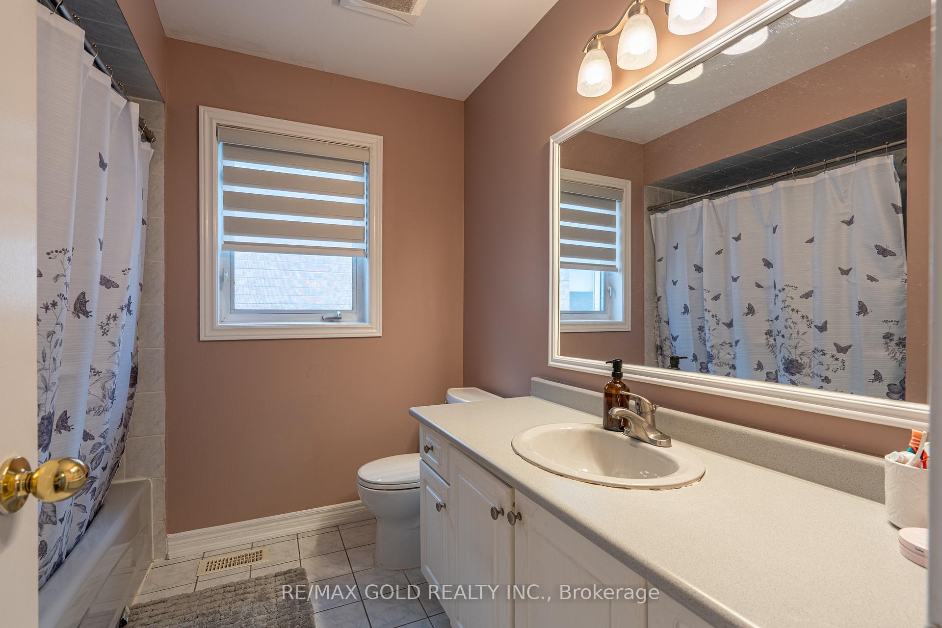 Photo 25 of 409 Fernforest Drive, Brampton, Sandringham-Wellington — HOMEH