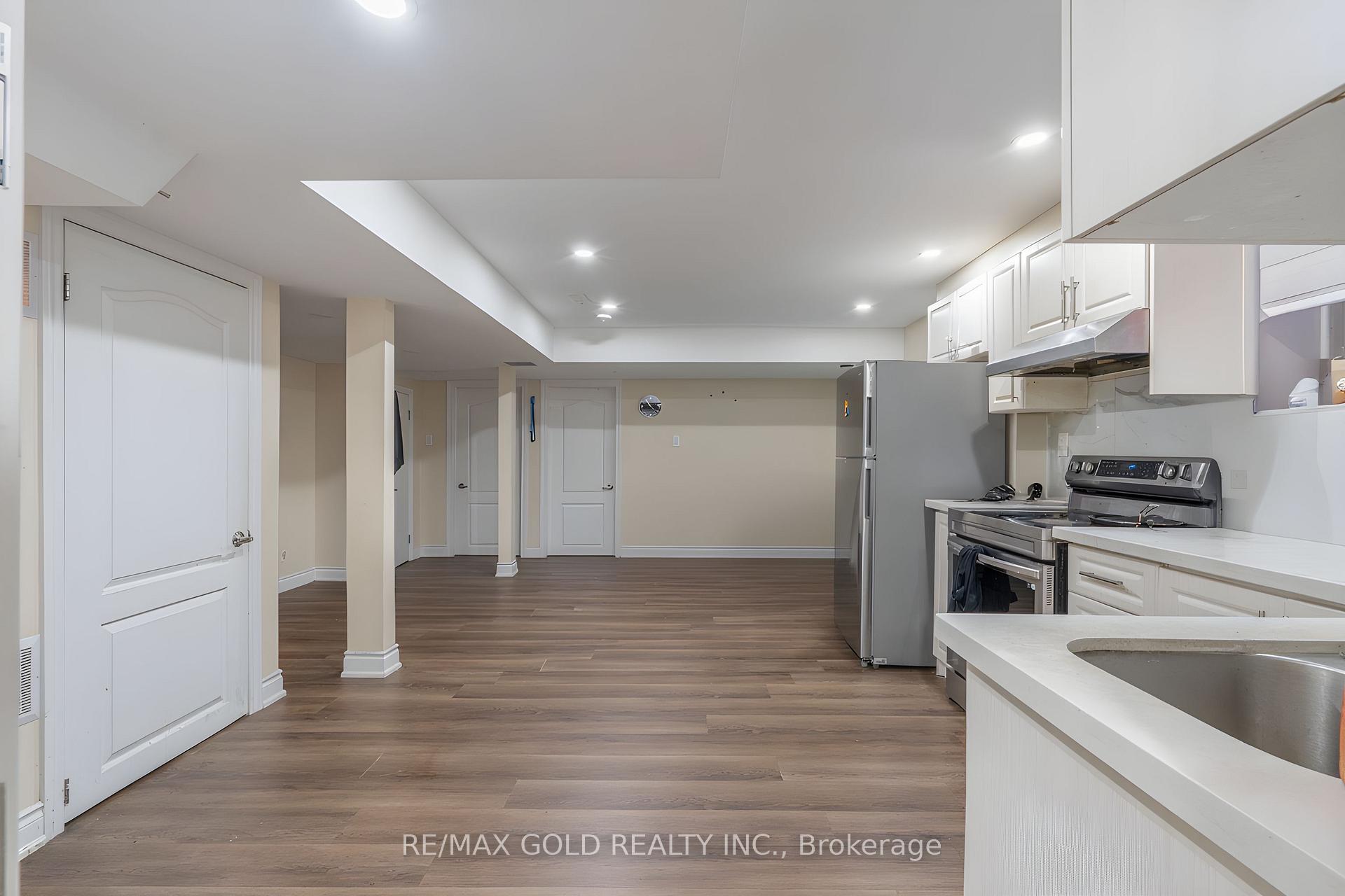 Photo 27 of 409 Fernforest Drive, Brampton, Sandringham-Wellington — HOMEH