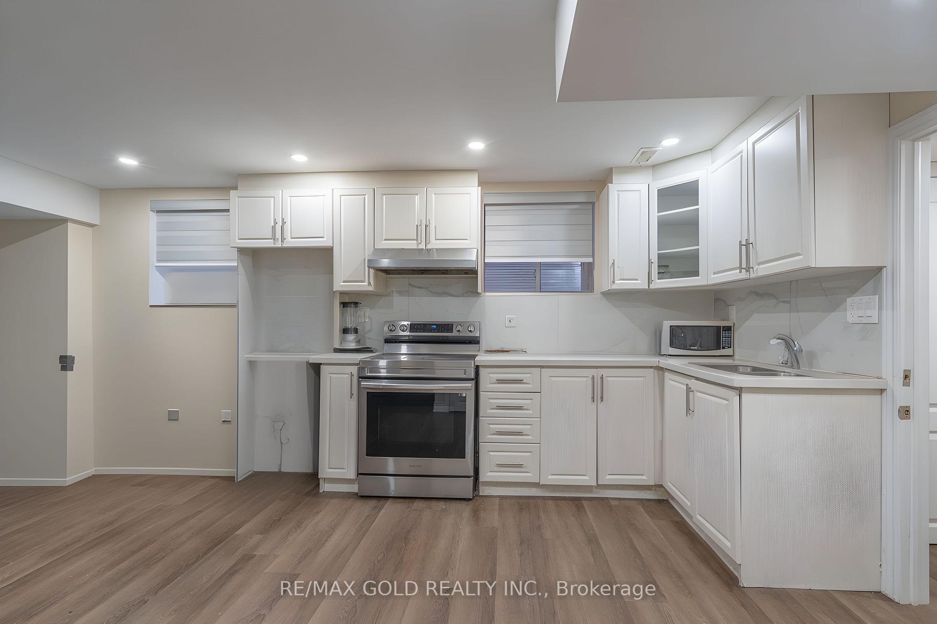Photo 28 of 409 Fernforest Drive, Brampton, Sandringham-Wellington — HOMEH