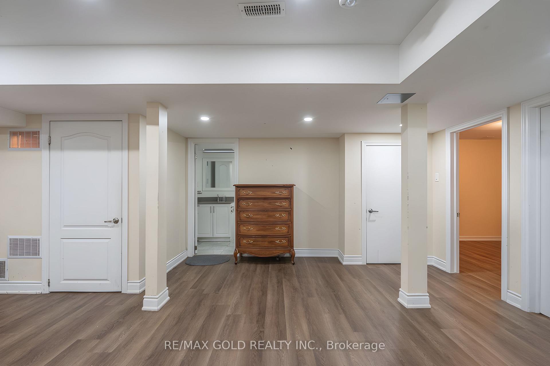 Photo 29 of 409 Fernforest Drive, Brampton, Sandringham-Wellington — HOMEH