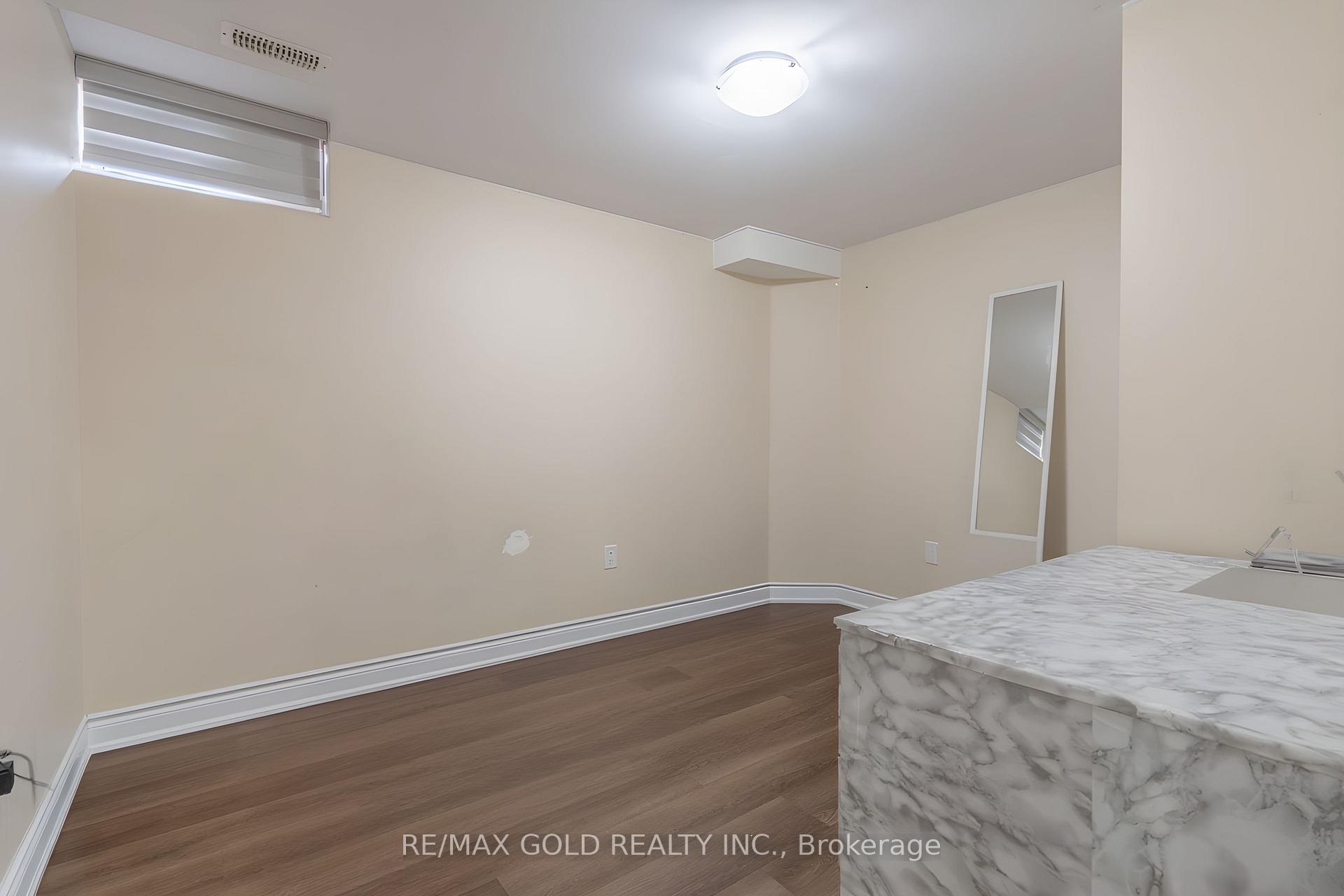 Photo 31 of 409 Fernforest Drive, Brampton, Sandringham-Wellington — HOMEH
