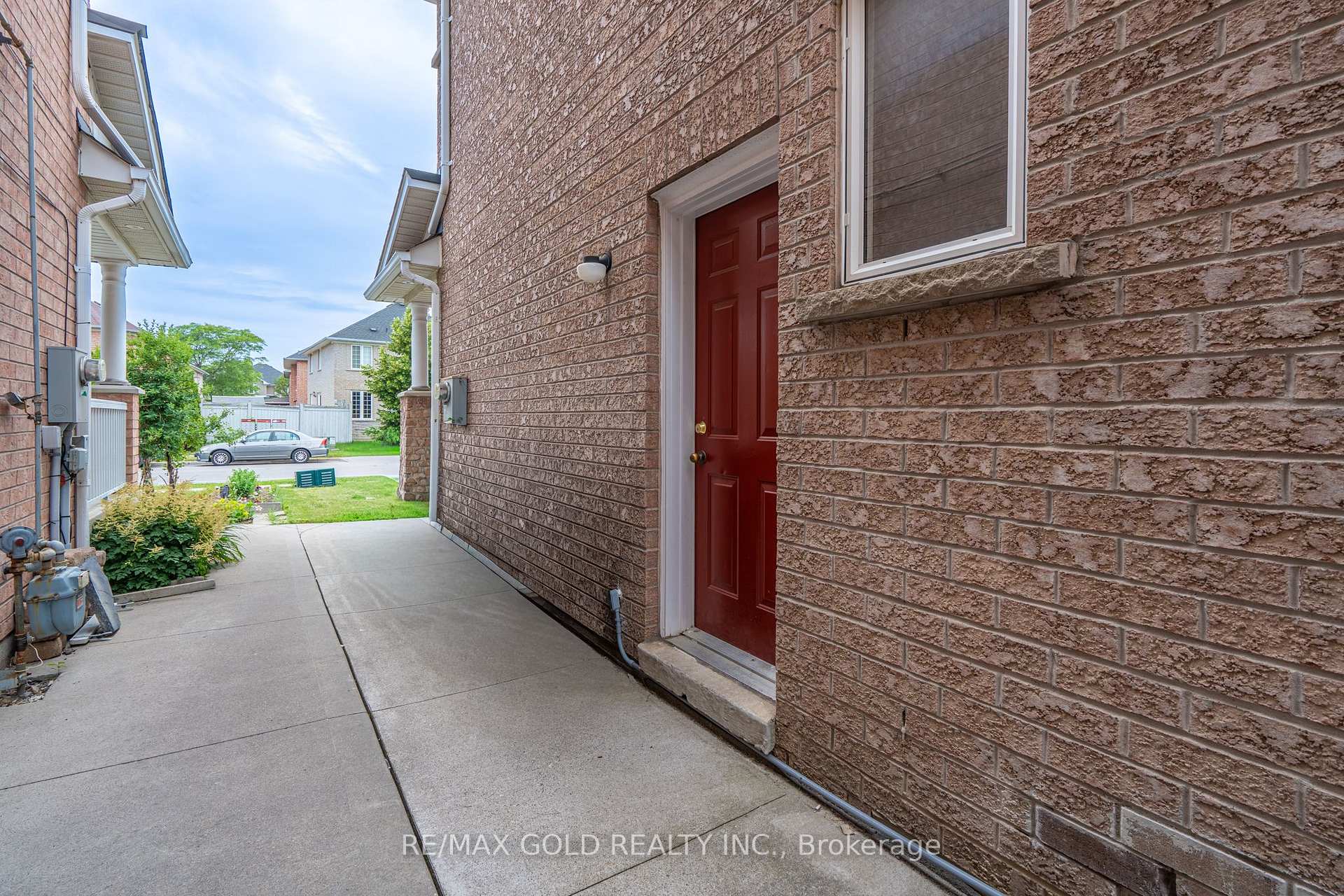 Photo 35 of 409 Fernforest Drive, Brampton, Sandringham-Wellington — HOMEH