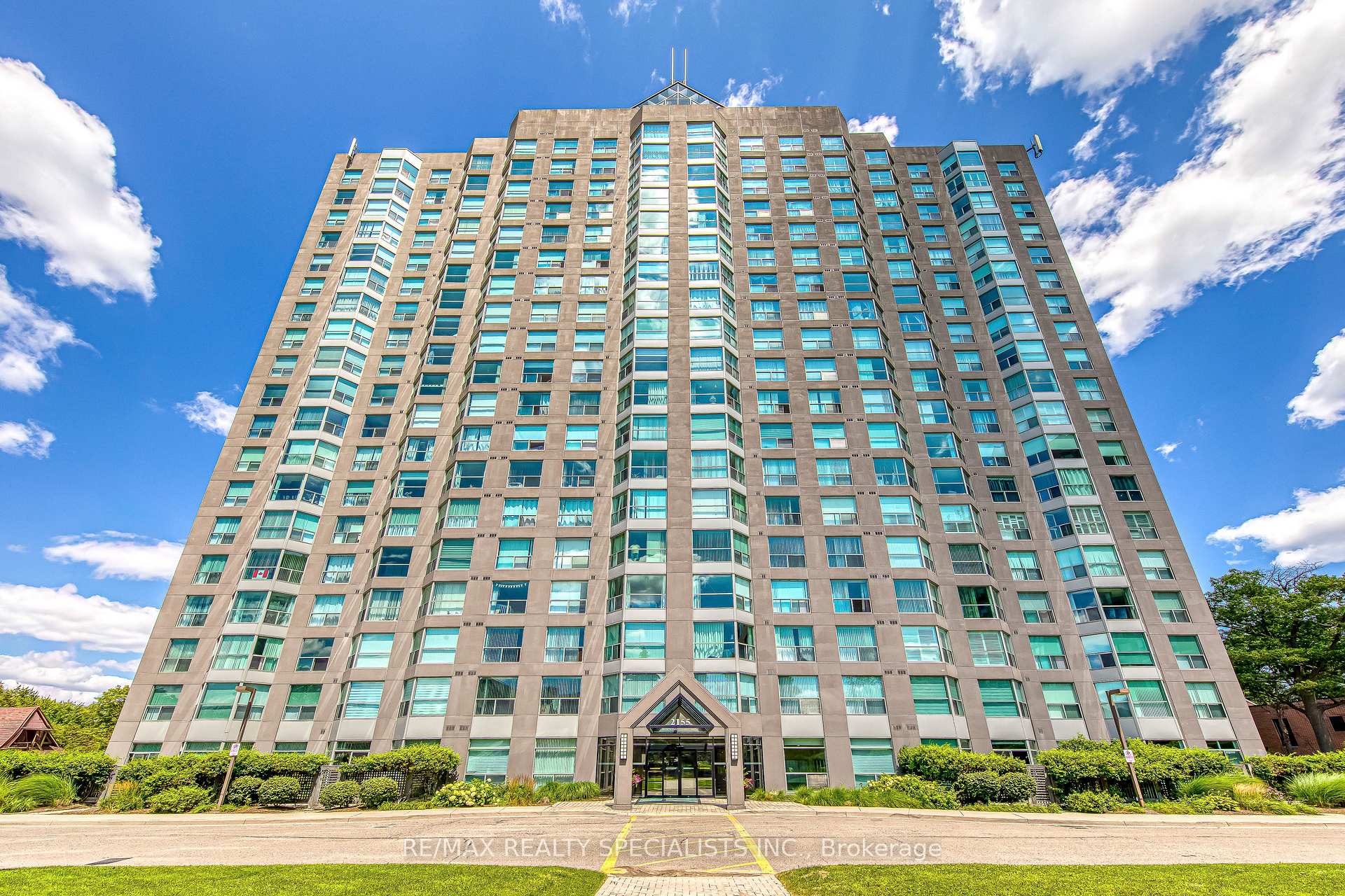 Photo 3 of Unit 212, 2155 Burnhamthorpe Road W, Mississauga, Erin Mills — HOMEH