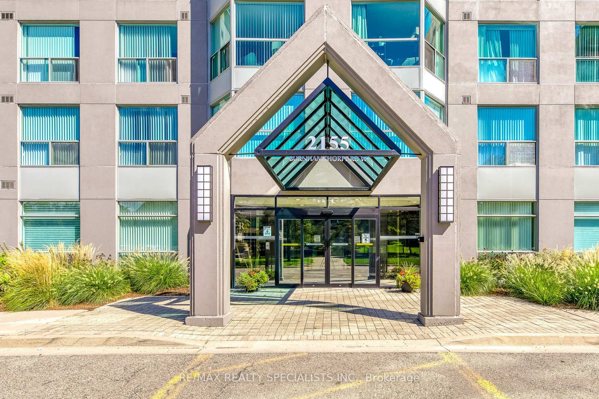 Photo 2 of Unit 212, 2155 Burnhamthorpe Road W, Mississauga, Erin Mills — HOMEH