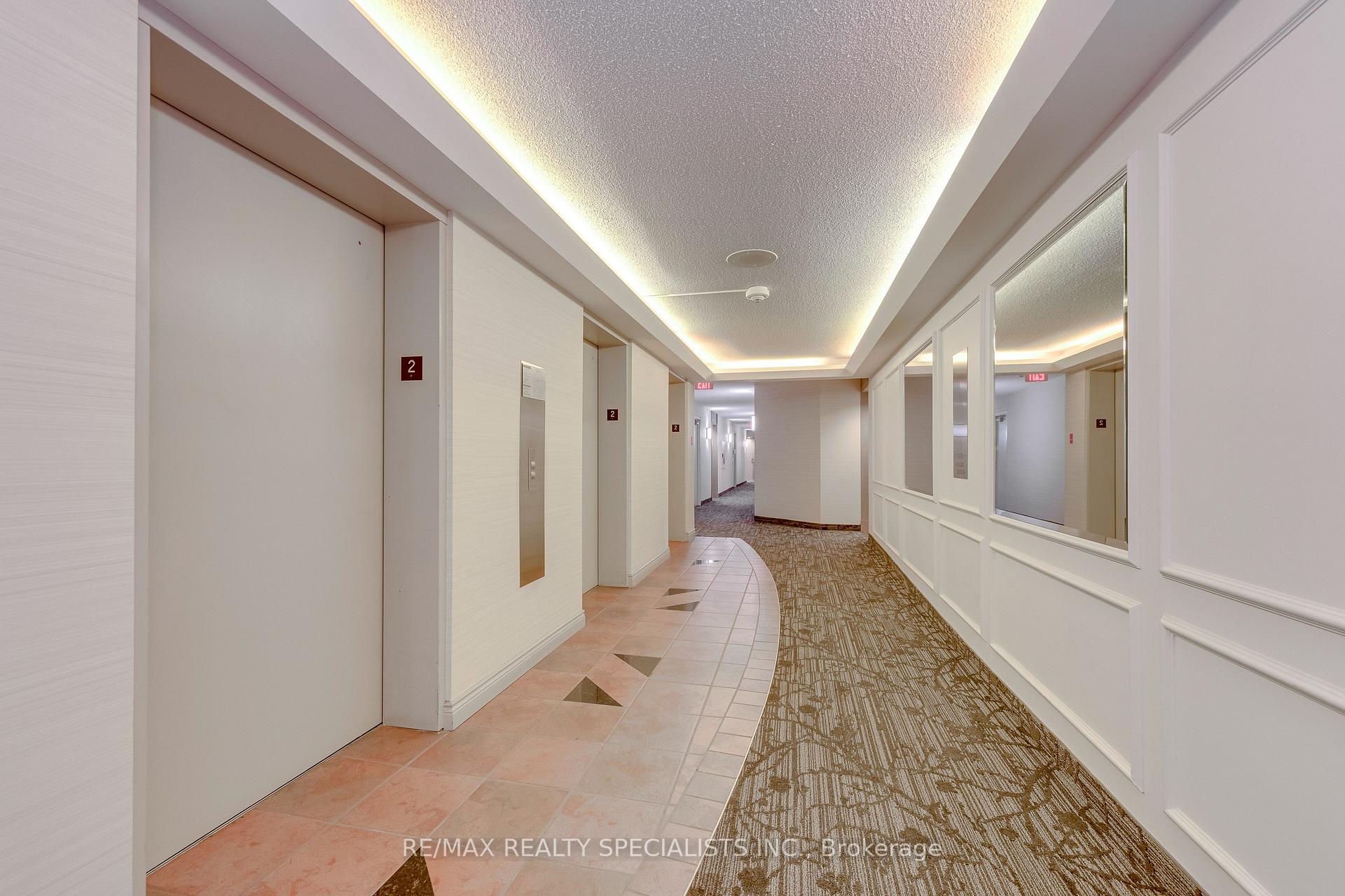 Photo 7 of Unit 212, 2155 Burnhamthorpe Road W, Mississauga, Erin Mills — HOMEH