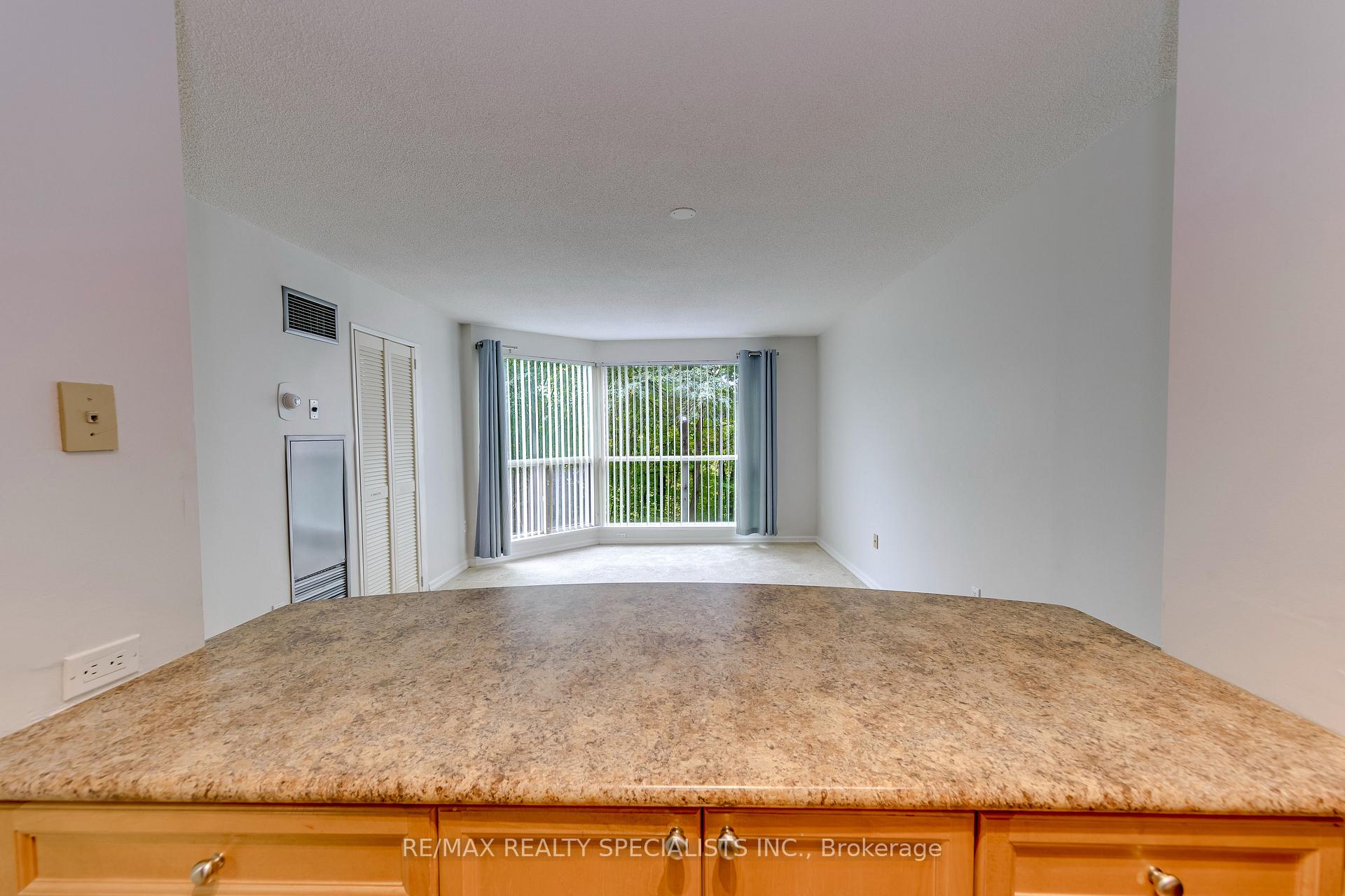 Photo 20 of Unit 212, 2155 Burnhamthorpe Road W, Mississauga, Erin Mills — HOMEH