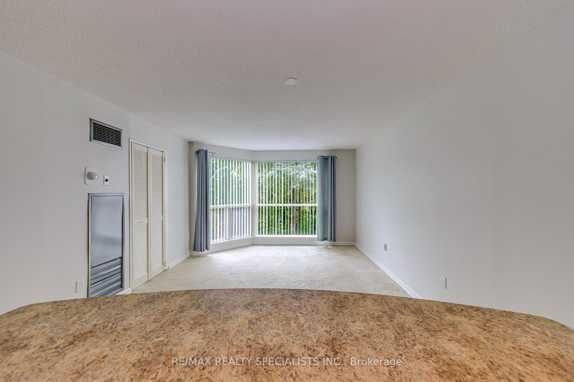 Photo 16 of Unit 212, 2155 Burnhamthorpe Road W, Mississauga, Erin Mills — HOMEH