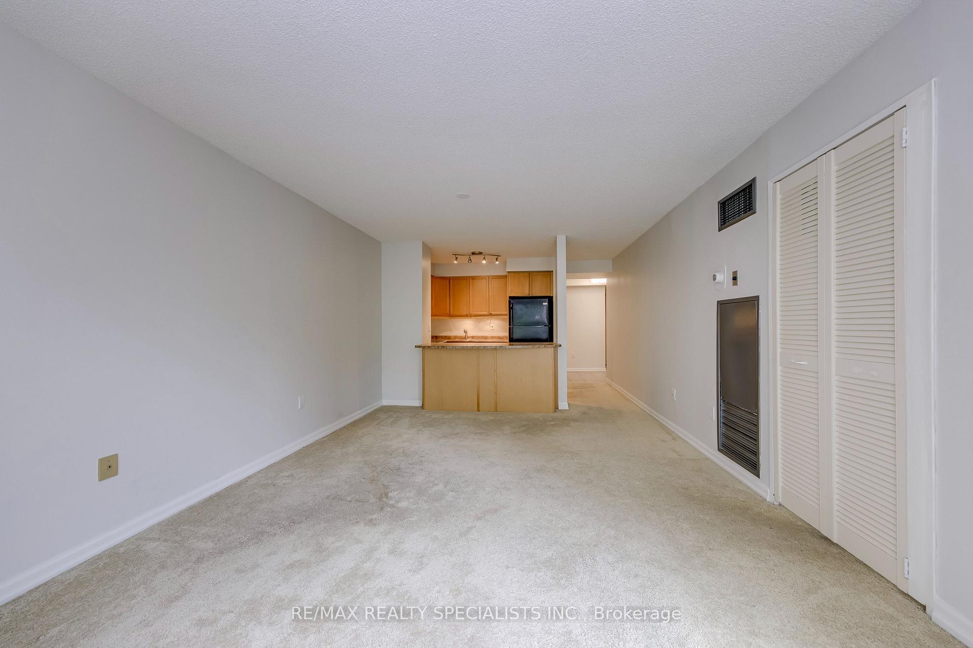 Photo 25 of Unit 212, 2155 Burnhamthorpe Road W, Mississauga, Erin Mills — HOMEH