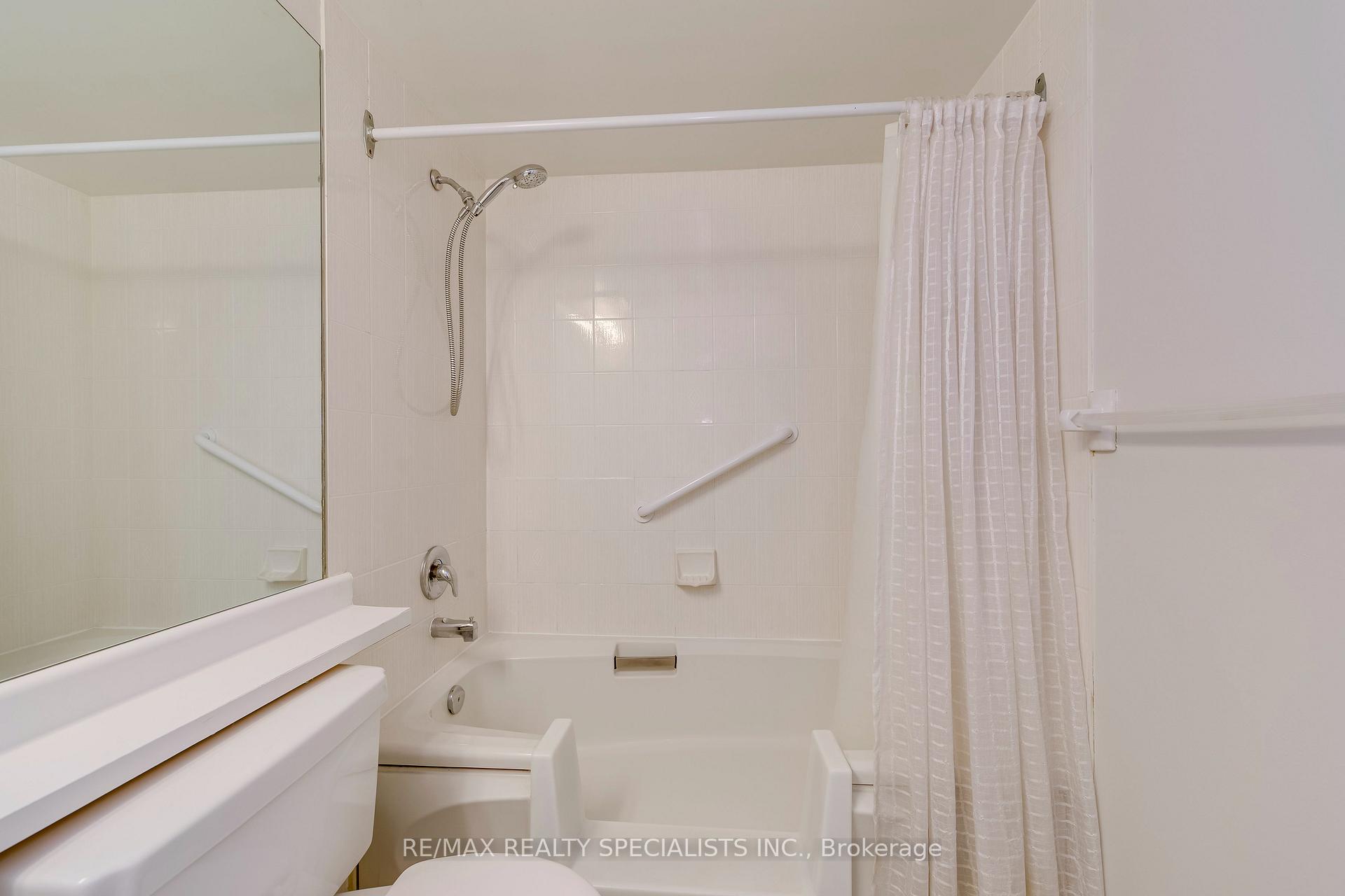 Photo 38 of Unit 212, 2155 Burnhamthorpe Road W, Mississauga, Erin Mills — HOMEH