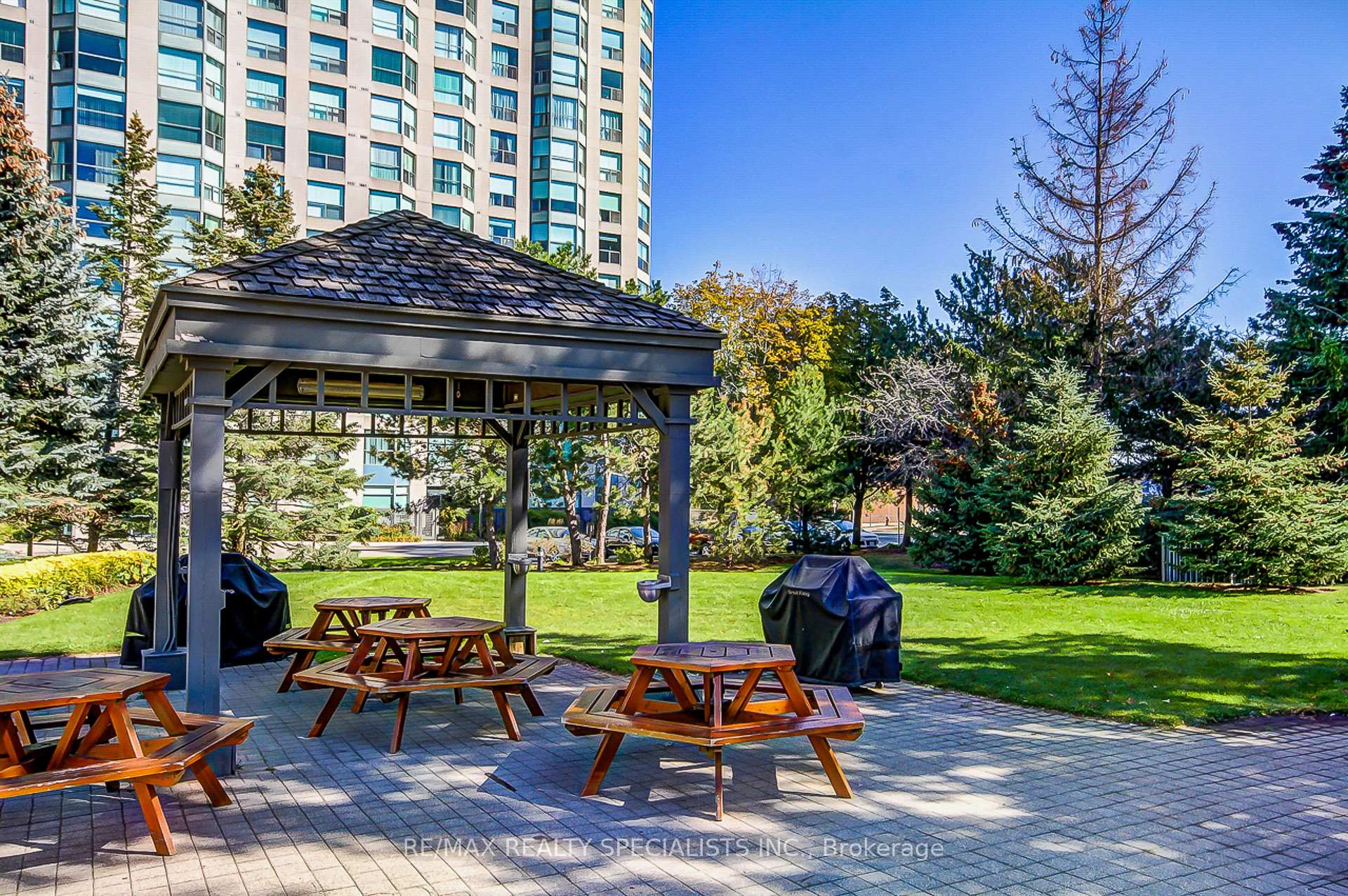 Photo 52 of Unit 212, 2155 Burnhamthorpe Road W, Mississauga, Erin Mills — HOMEH