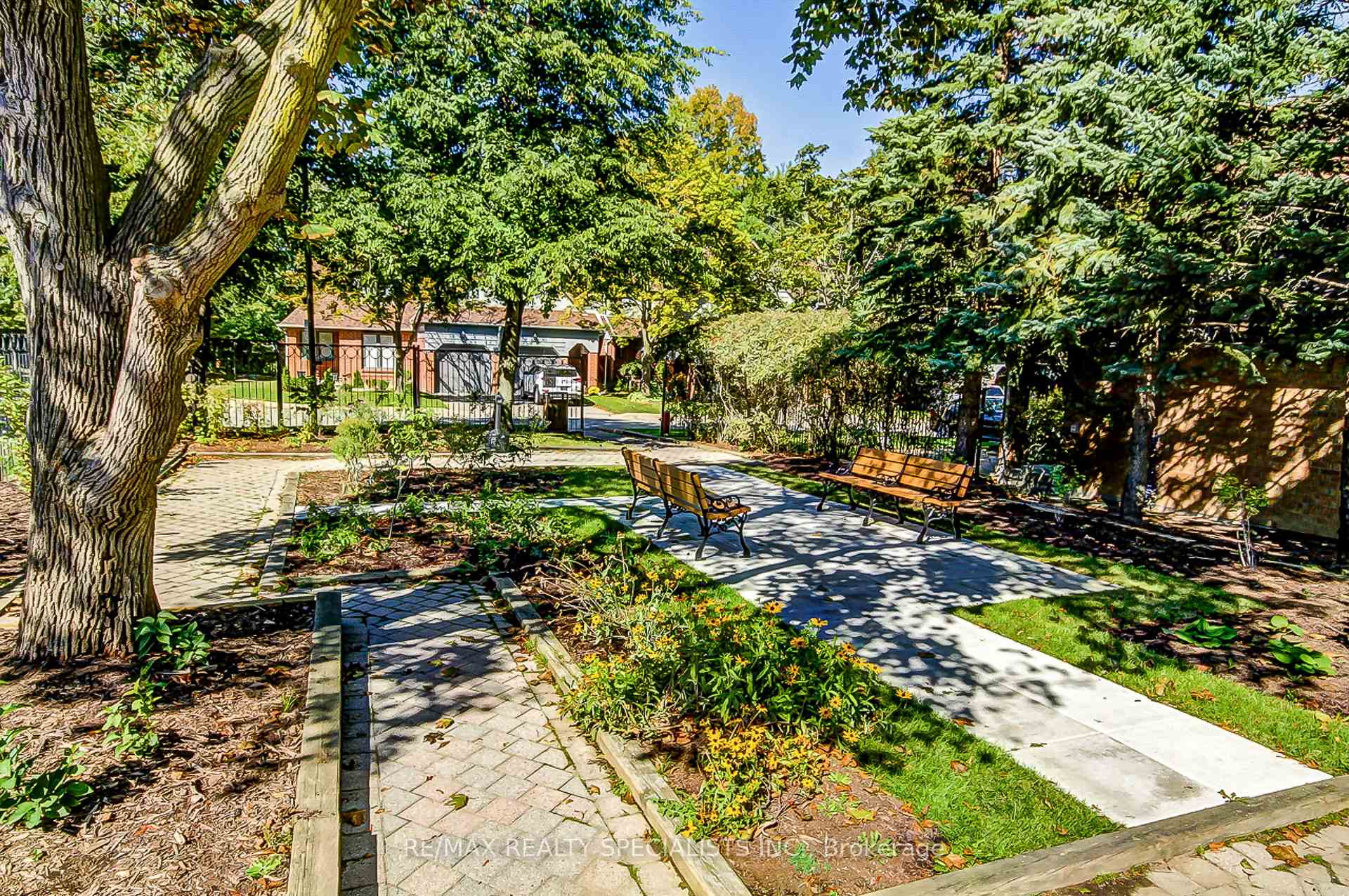 Photo 64 of Unit 212, 2155 Burnhamthorpe Road W, Mississauga, Erin Mills — HOMEH