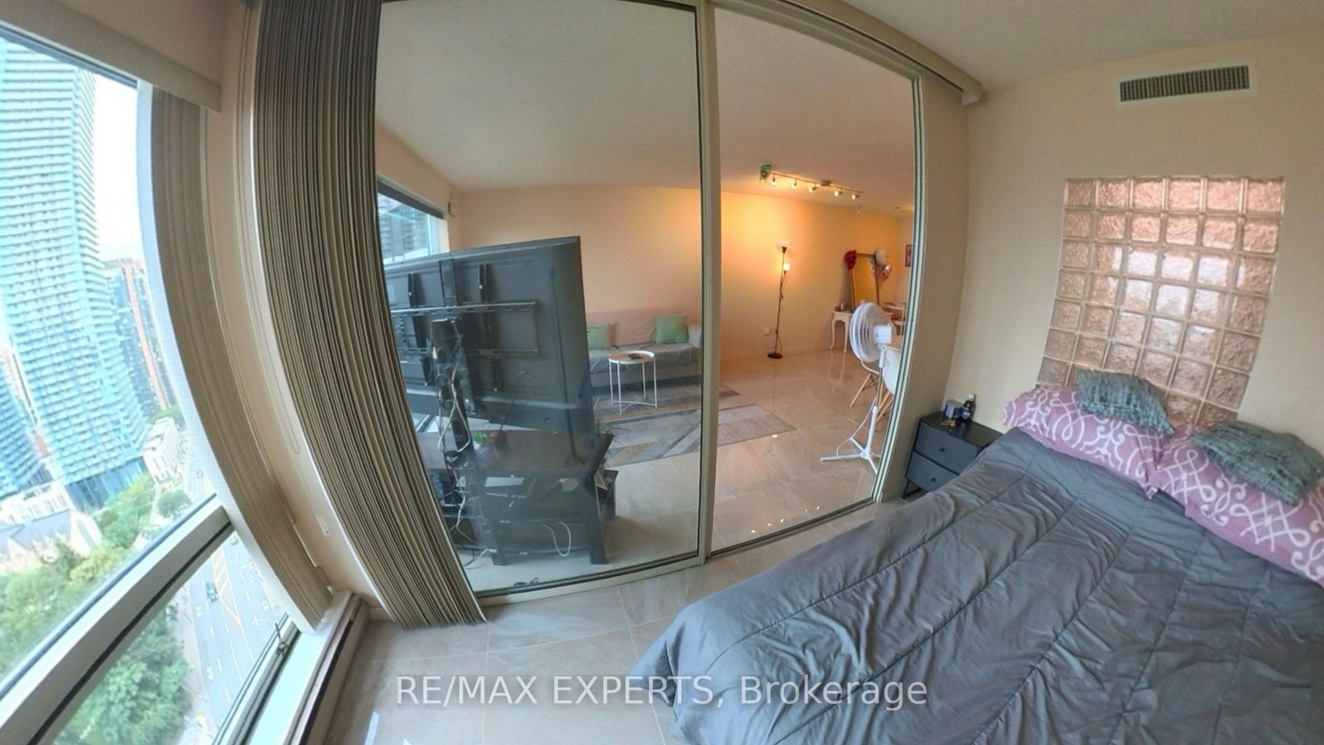 Photo 4 of Unit 2116, 1001 Bay Street, Toronto, Bay Street Corridor — HOMEH