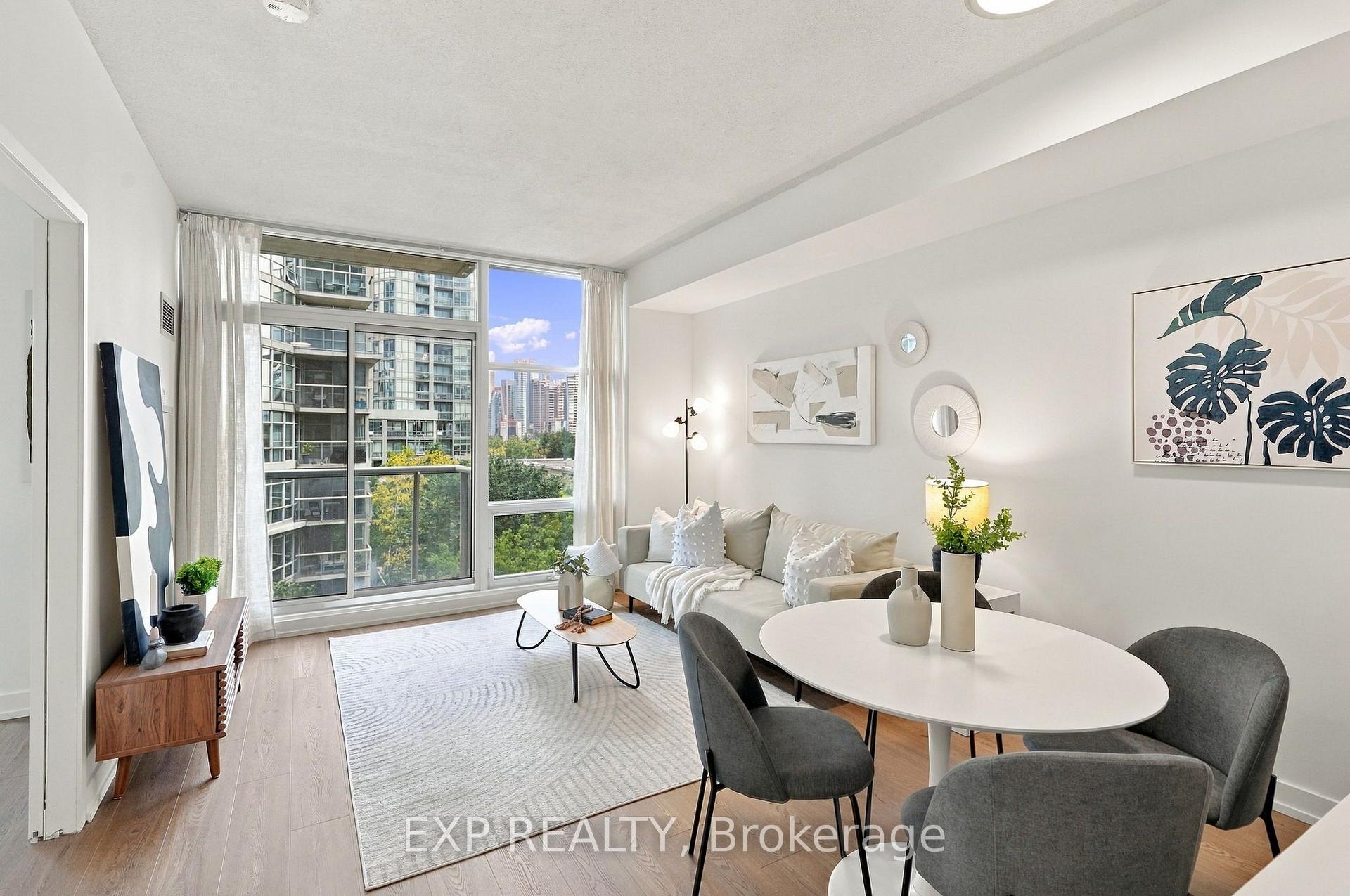 Photo 4 of Unit 301, 9 Spadina Avenue, Toronto, Waterfront Communities — HOMEH