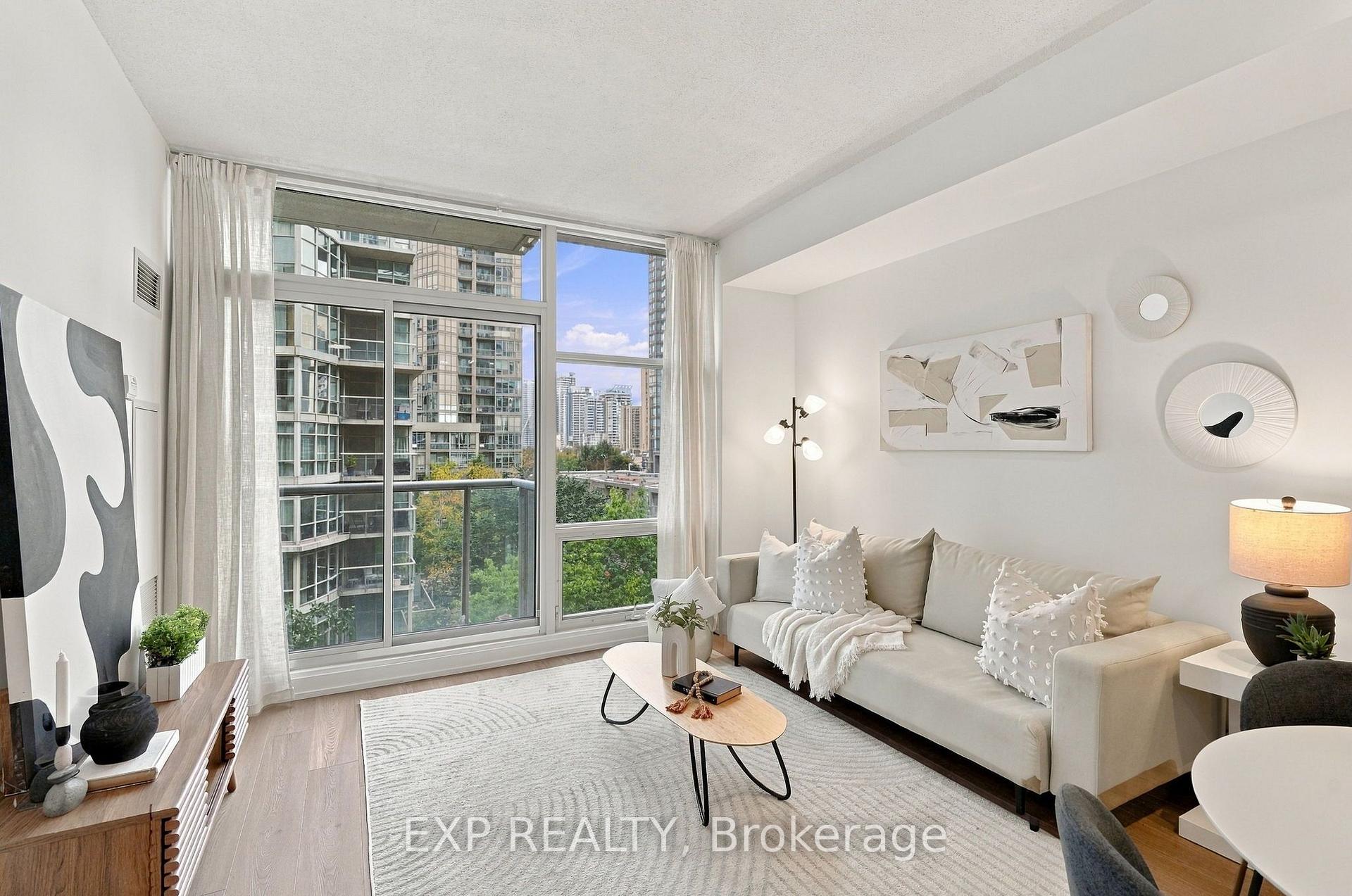 Photo 5 of Unit 301, 9 Spadina Avenue, Toronto, Waterfront Communities — HOMEH
