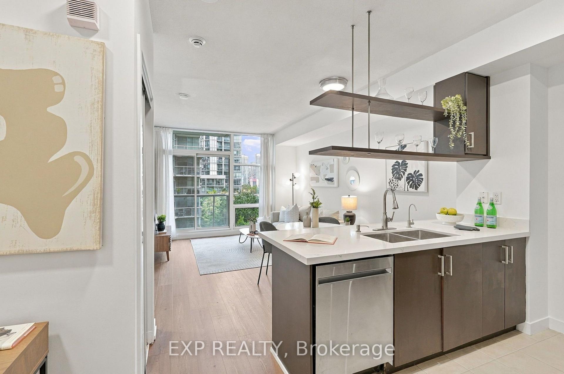 Photo 8 of Unit 301, 9 Spadina Avenue, Toronto, Waterfront Communities — HOMEH