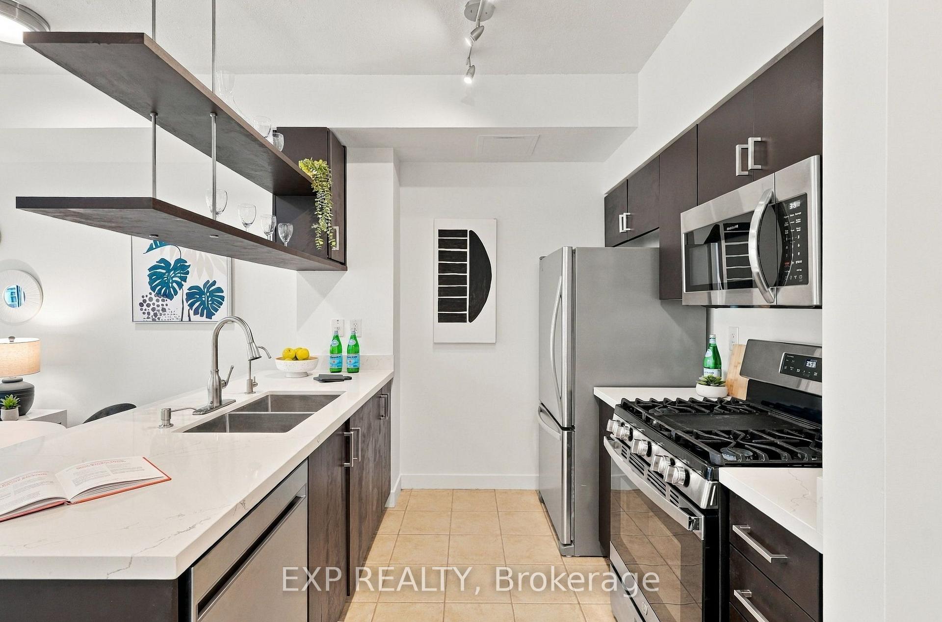 Photo 9 of Unit 301, 9 Spadina Avenue, Toronto, Waterfront Communities — HOMEH