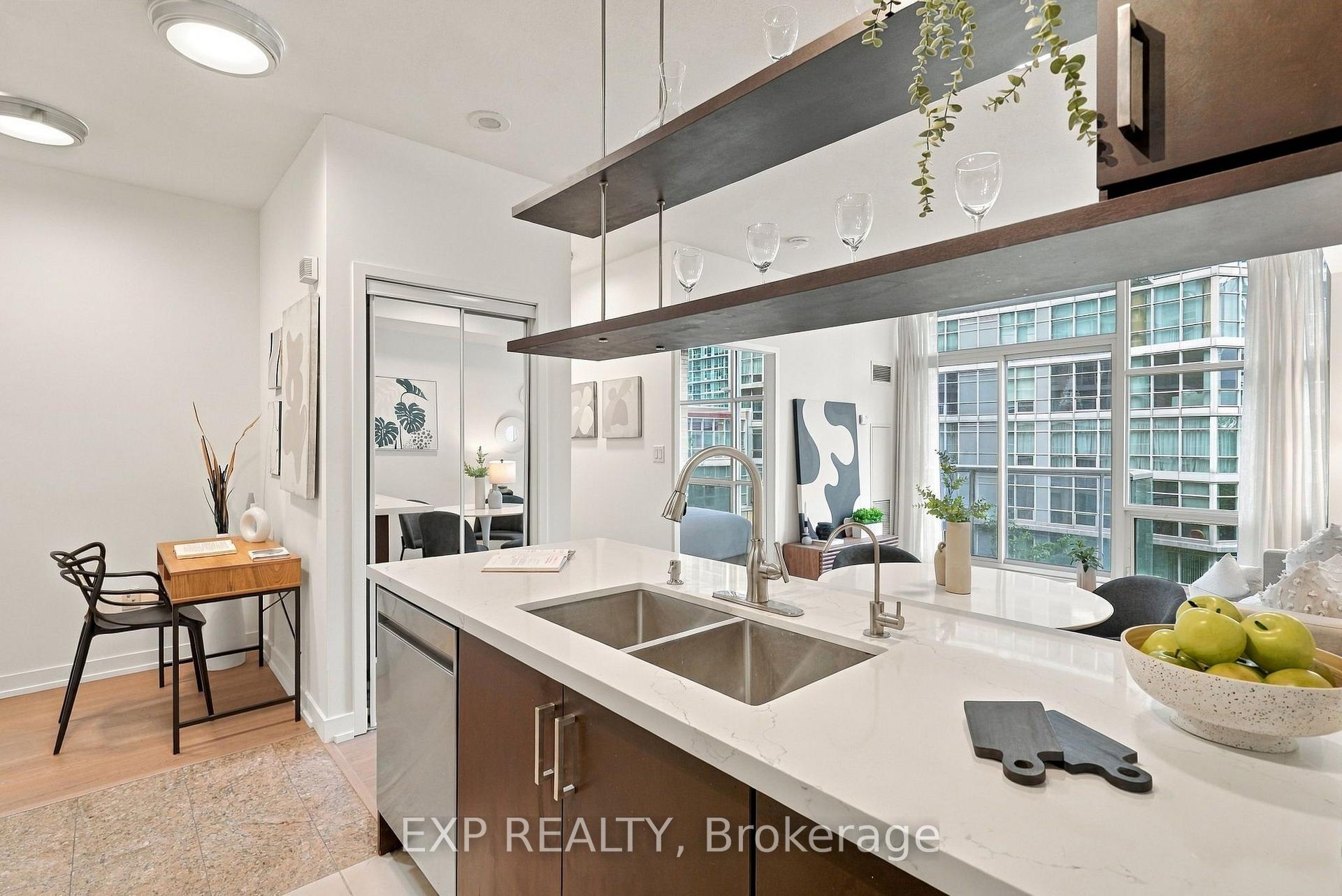 Photo 10 of Unit 301, 9 Spadina Avenue, Toronto, Waterfront Communities — HOMEH