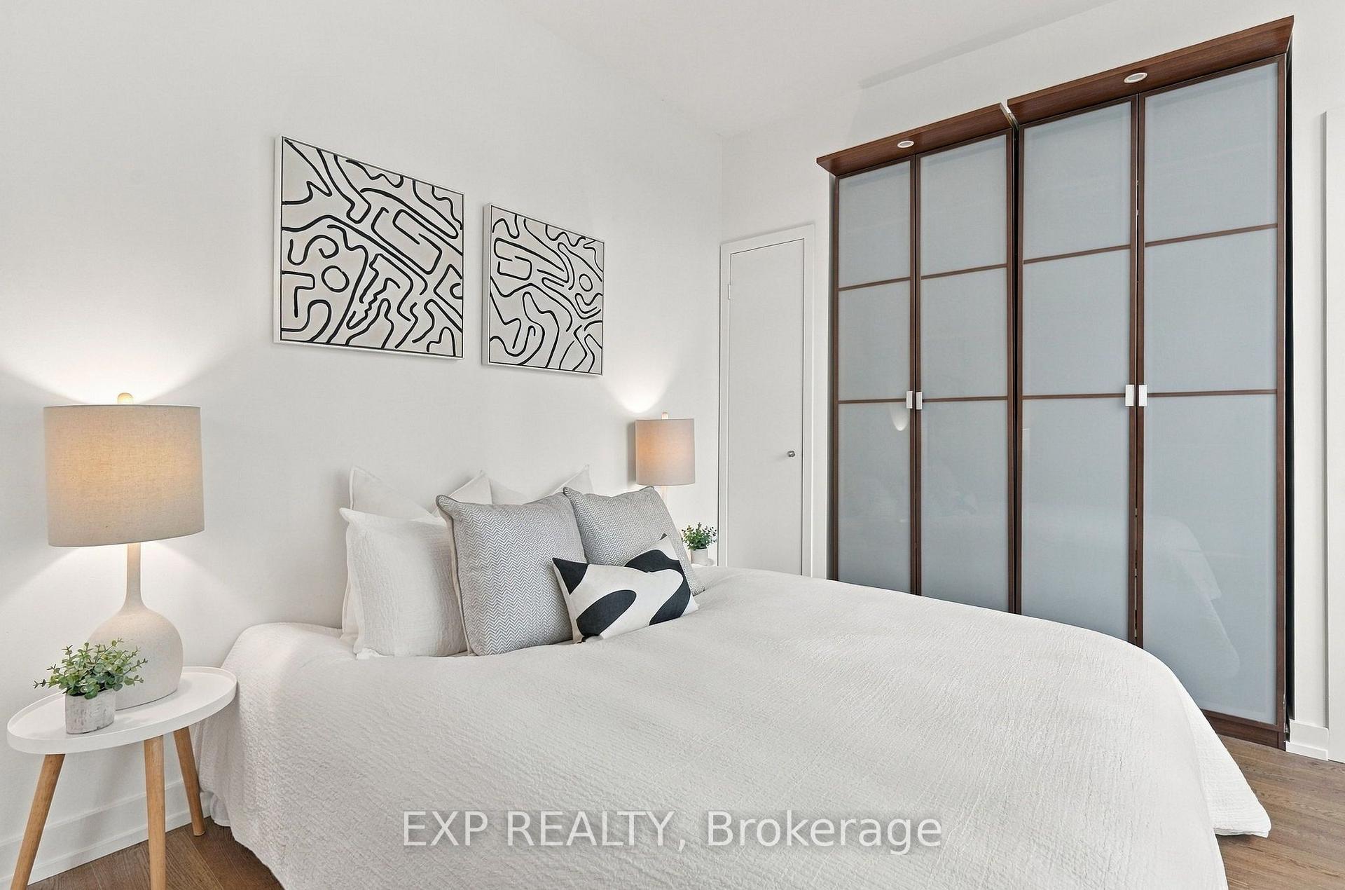 Photo 15 of Unit 301, 9 Spadina Avenue, Toronto, Waterfront Communities — HOMEH