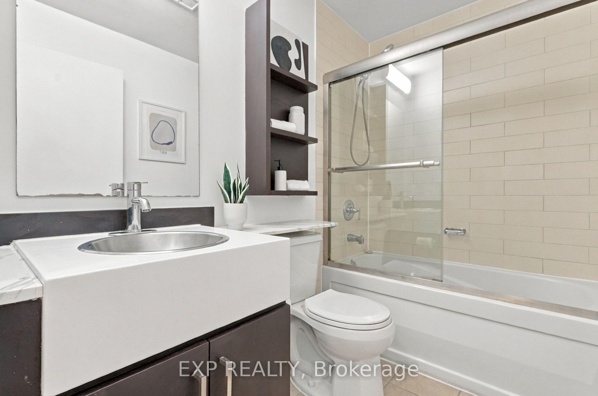 Photo 19 of Unit 301, 9 Spadina Avenue, Toronto, Waterfront Communities — HOMEH