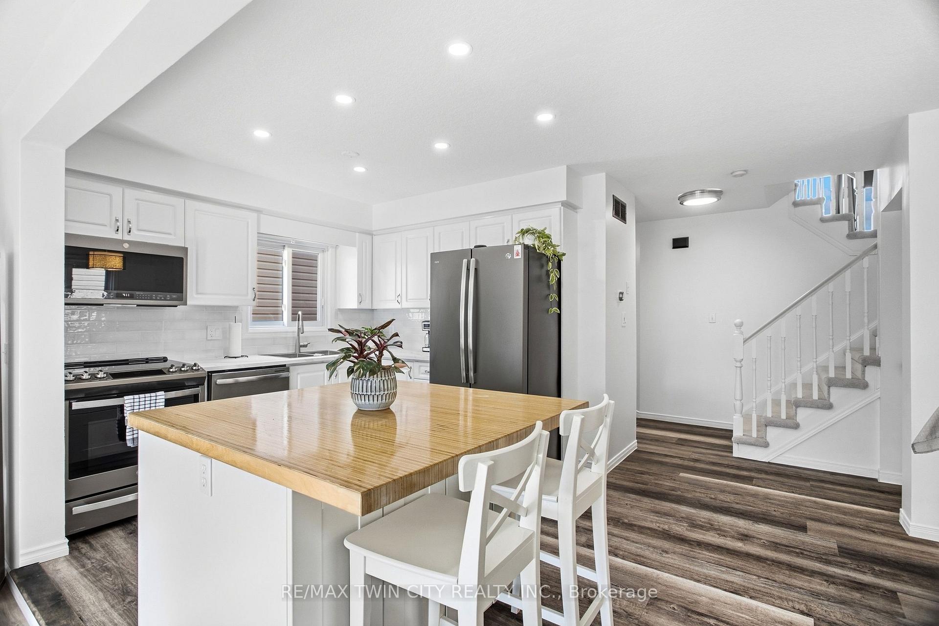 Photo 9 of 15 Cannes Street, Kitchener, Huron Park — HOMEH