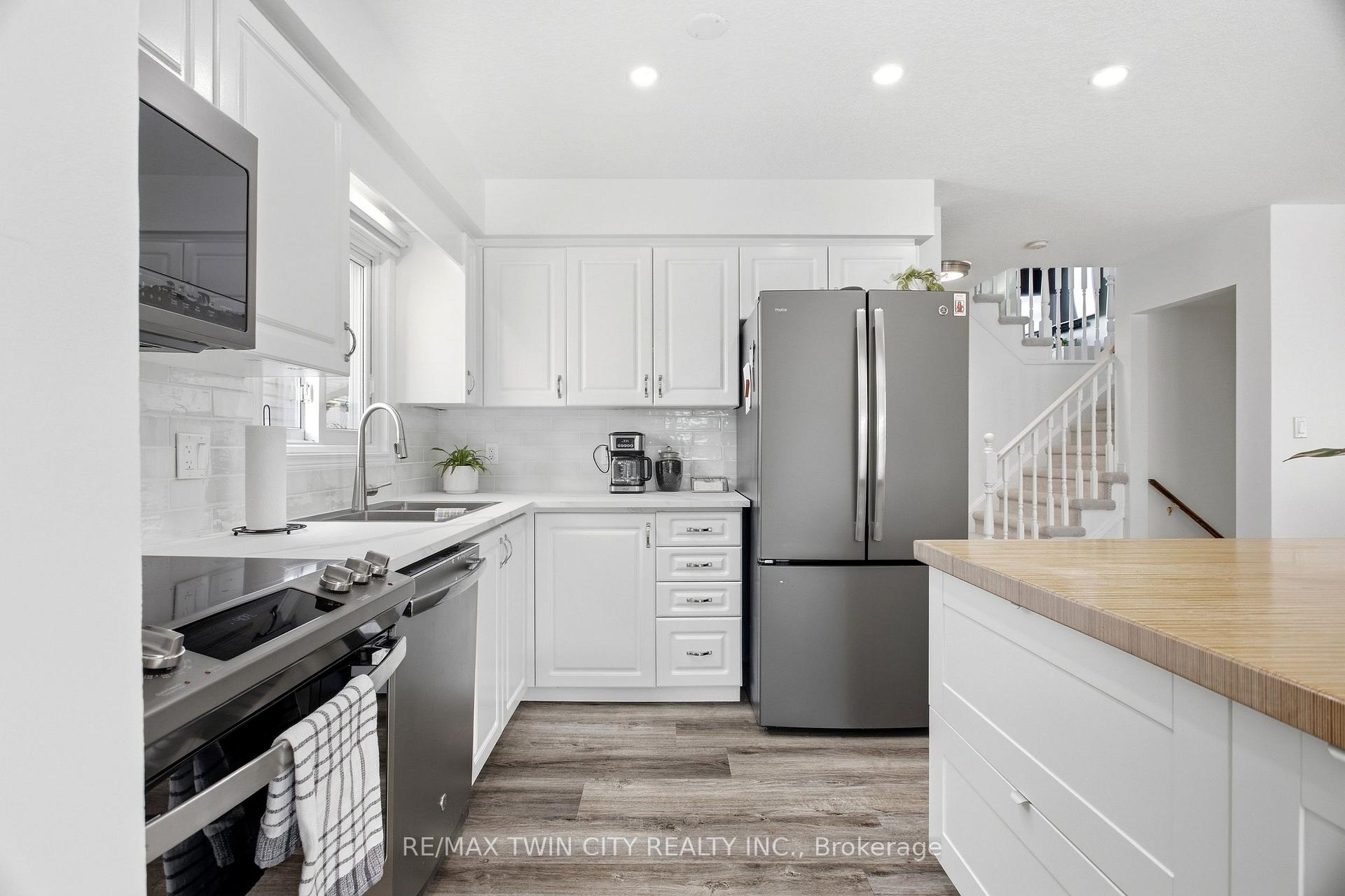 Photo 10 of 15 Cannes Street, Kitchener, Huron Park — HOMEH