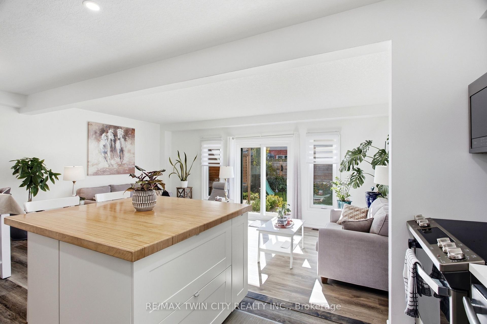 Photo 12 of 15 Cannes Street, Kitchener, Huron Park — HOMEH