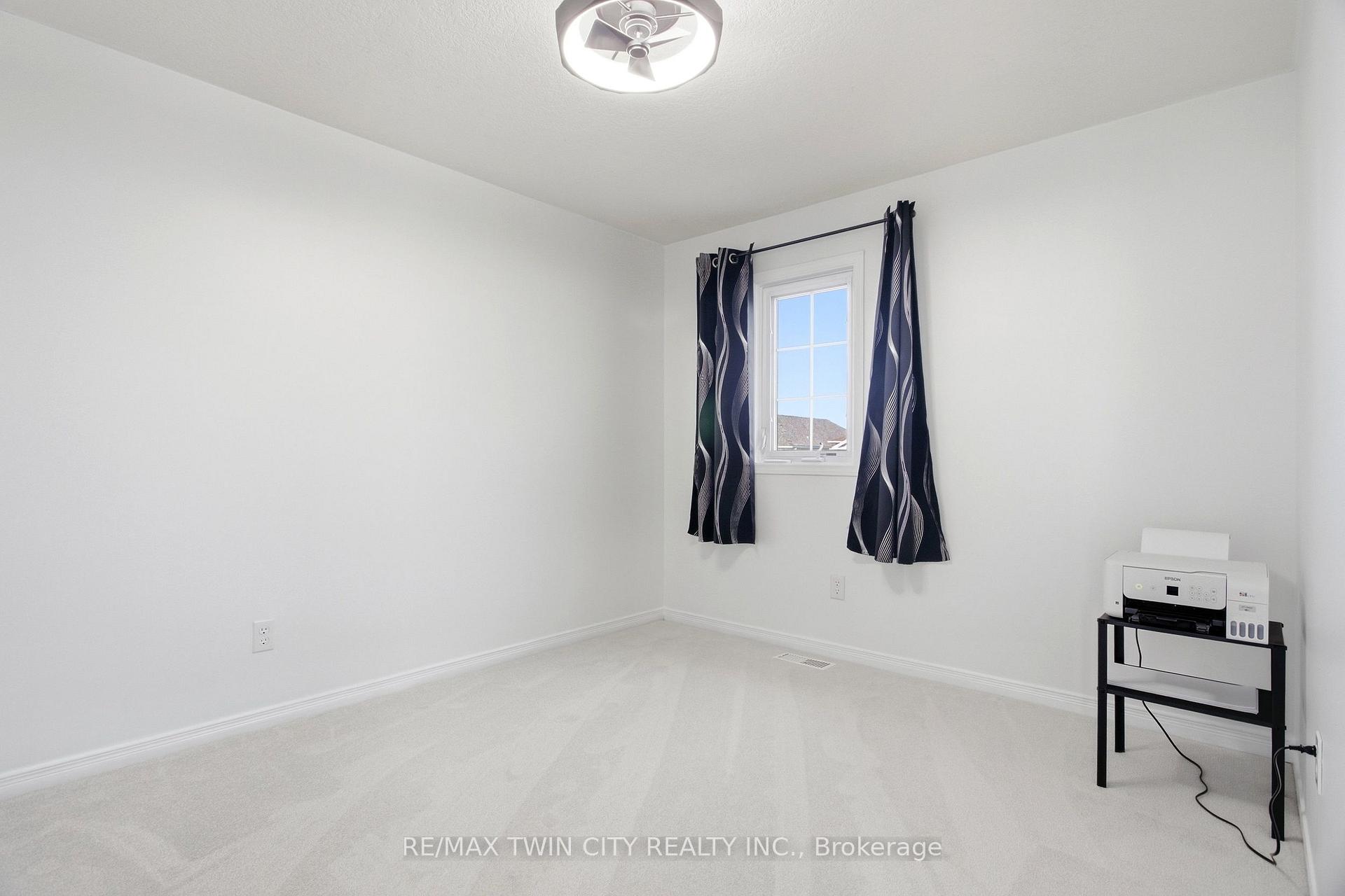 Photo 37 of 15 Cannes Street, Kitchener, Huron Park — HOMEH