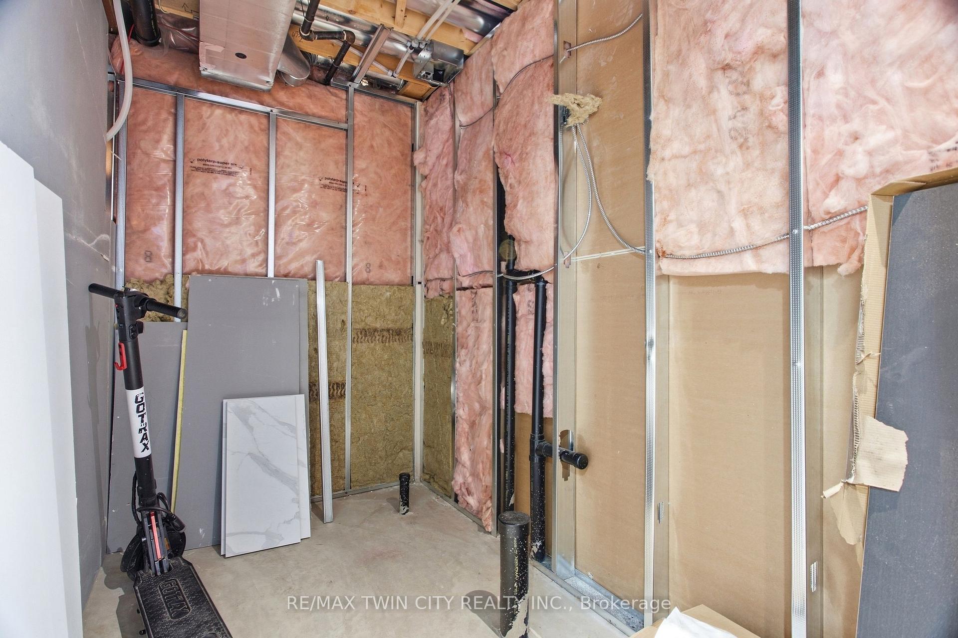 Photo 42 of 15 Cannes Street, Kitchener, Huron Park — HOMEH