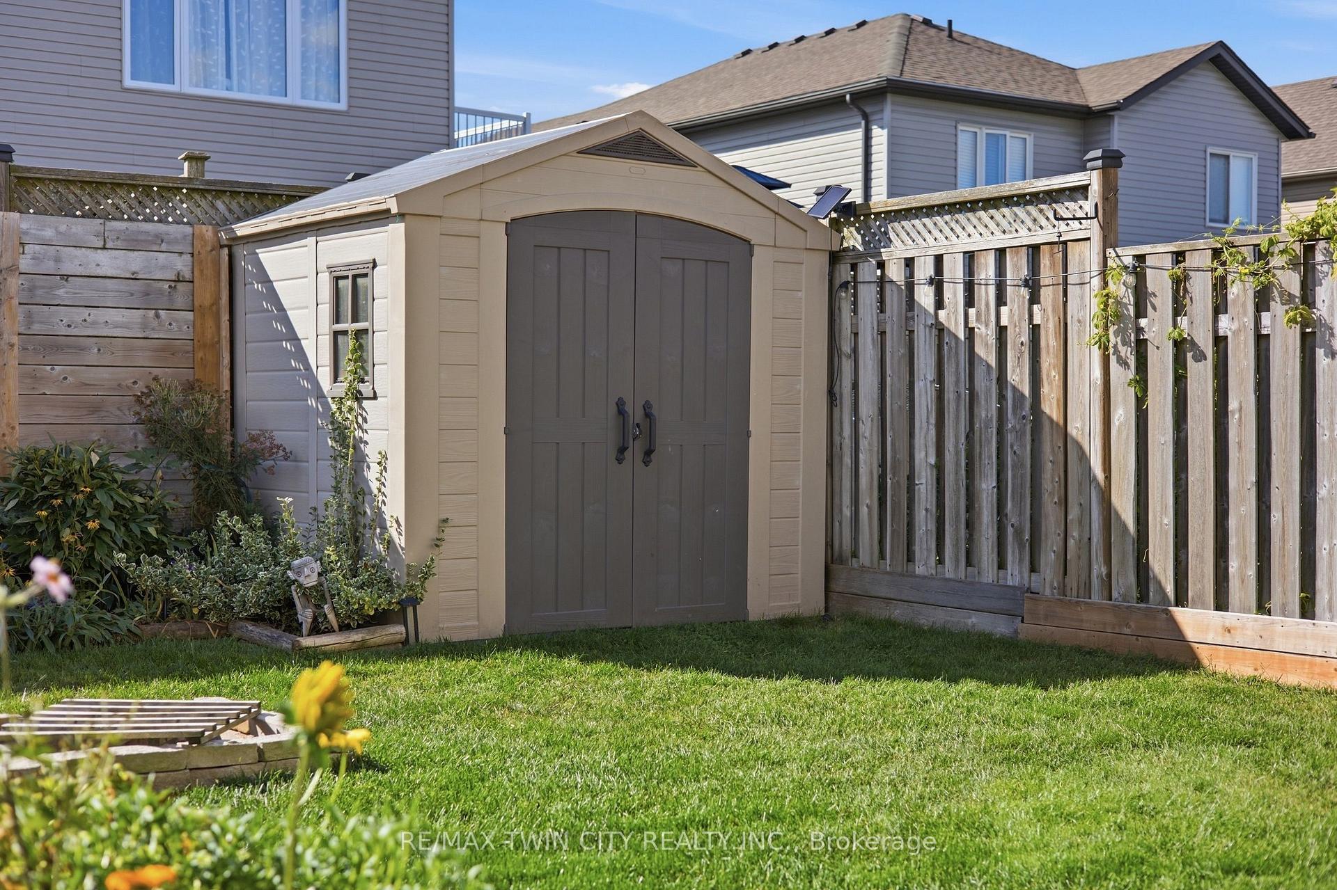 Photo 46 of 15 Cannes Street, Kitchener, Huron Park — HOMEH
