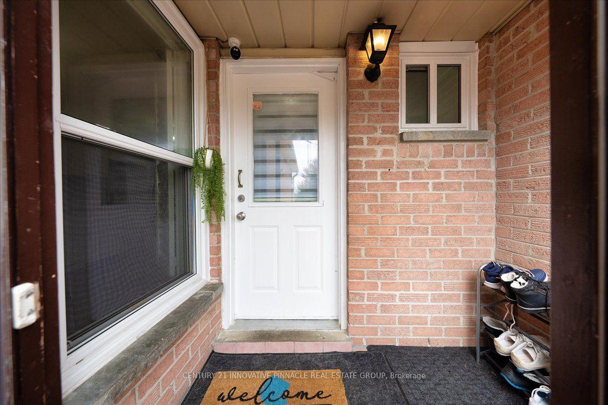 Photo 3 of 82 Pennyhill Drive, Scarborough, Malvern — HOMEH