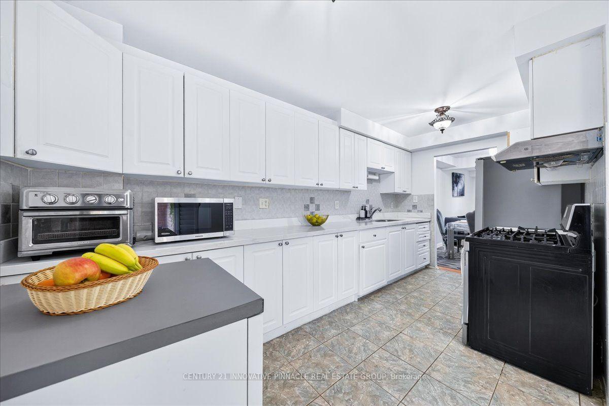 Photo 6 of 82 Pennyhill Drive, Scarborough, Malvern — HOMEH
