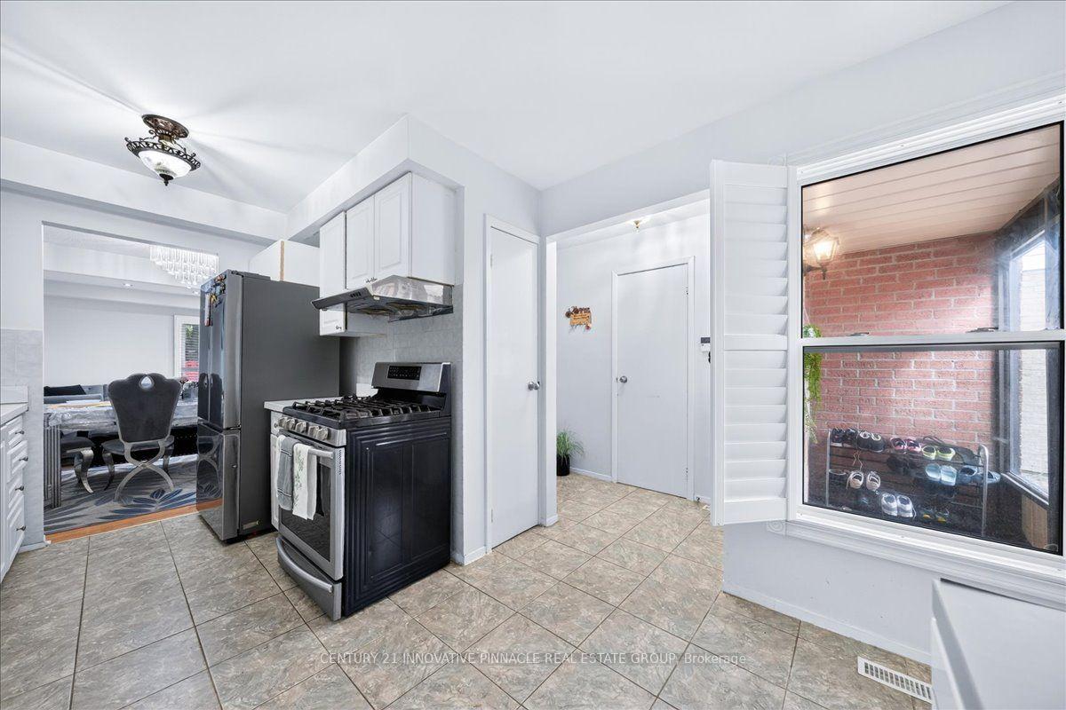 Photo 7 of 82 Pennyhill Drive, Scarborough, Malvern — HOMEH