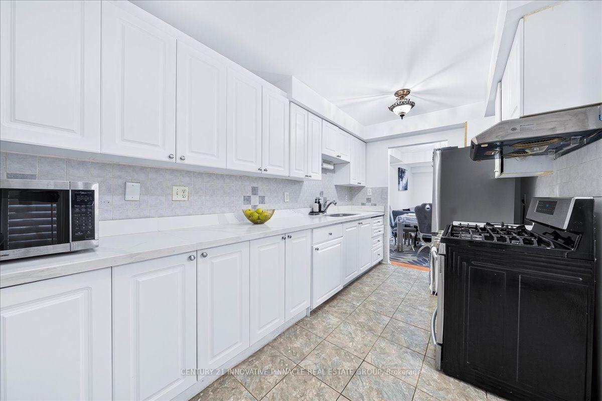 Photo 9 of 82 Pennyhill Drive, Scarborough, Malvern — HOMEH
