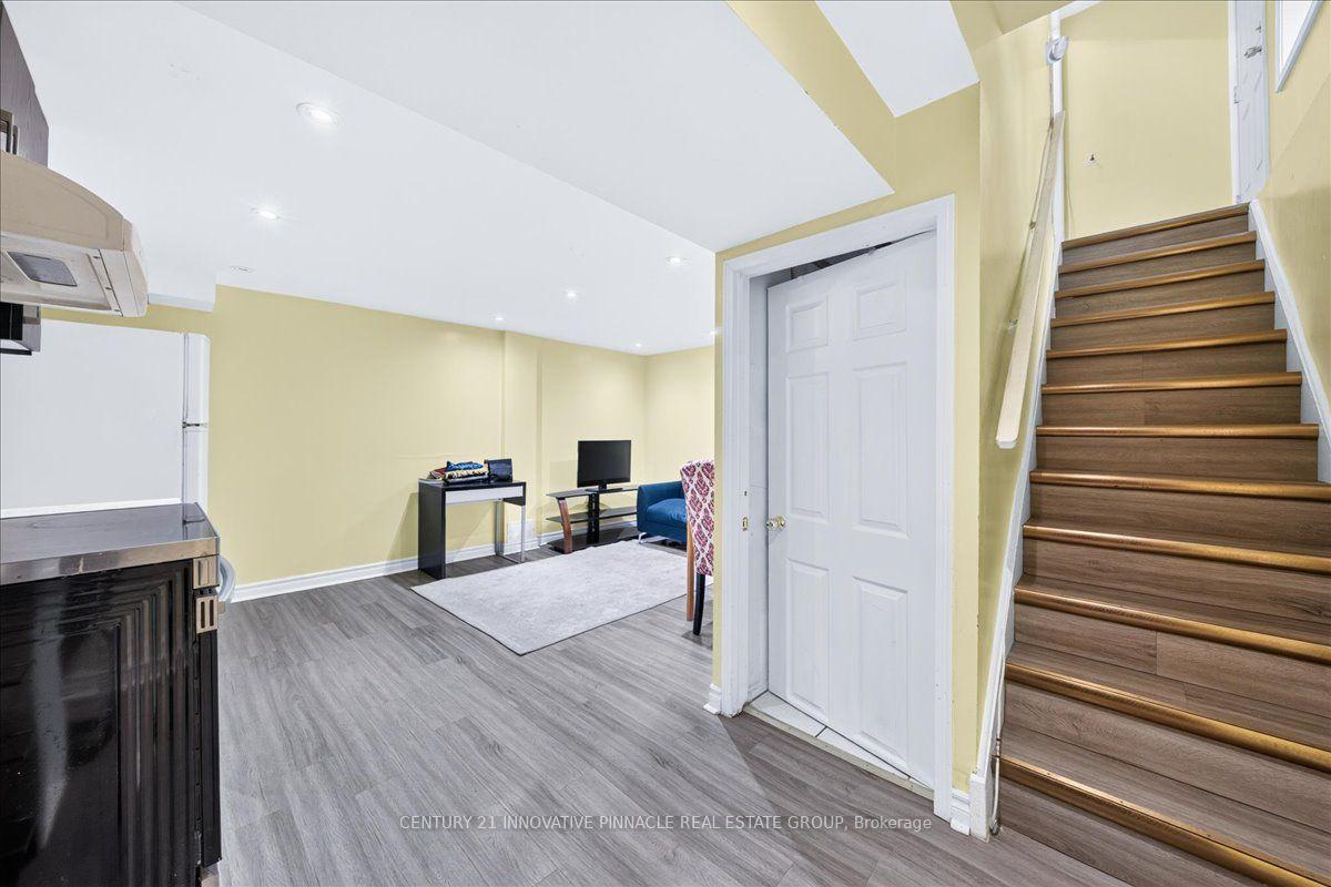 Photo 32 of 82 Pennyhill Drive, Scarborough, Malvern — HOMEH