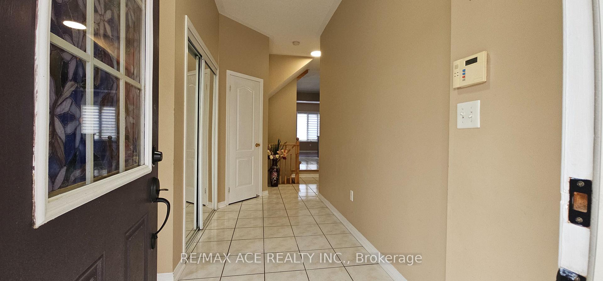 Photo 4 of 46 Ralph Chalmers Avenue, Markham, Wismer — HOMEH