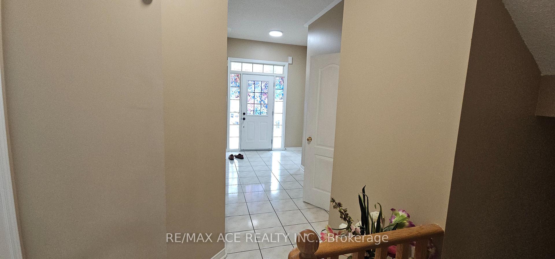 Photo 5 of 46 Ralph Chalmers Avenue, Markham, Wismer — HOMEH