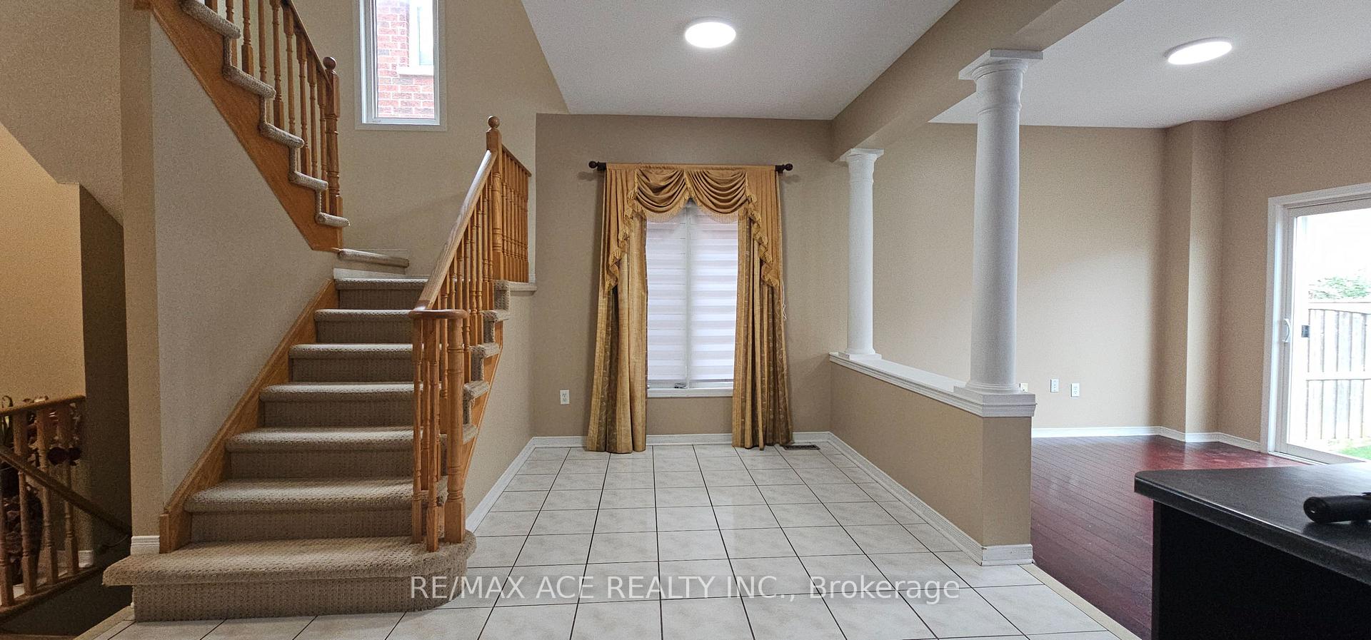 Photo 9 of 46 Ralph Chalmers Avenue, Markham, Wismer — HOMEH