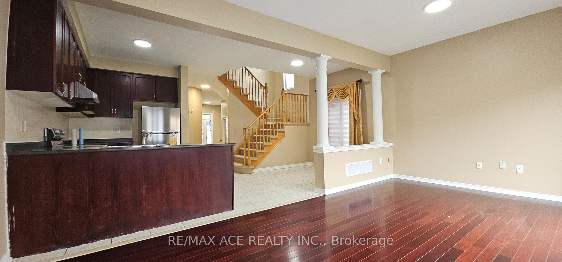 Photo 12 of 46 Ralph Chalmers Avenue, Markham, Wismer — HOMEH