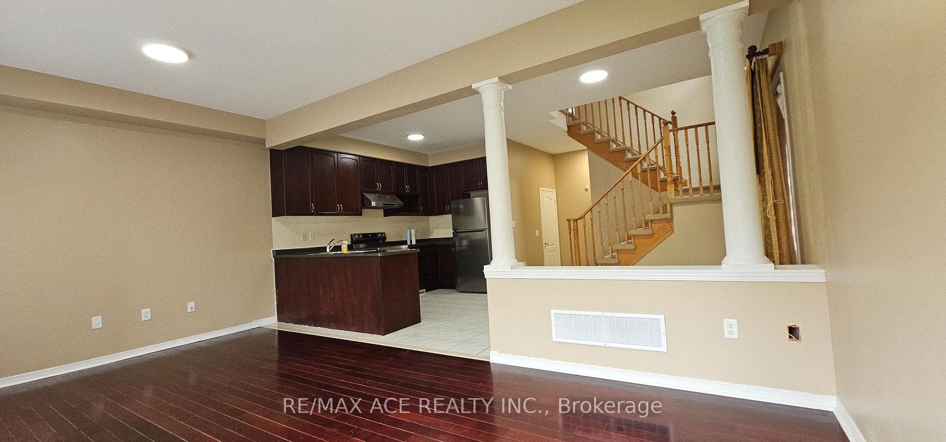 Photo 13 of 46 Ralph Chalmers Avenue, Markham, Wismer — HOMEH